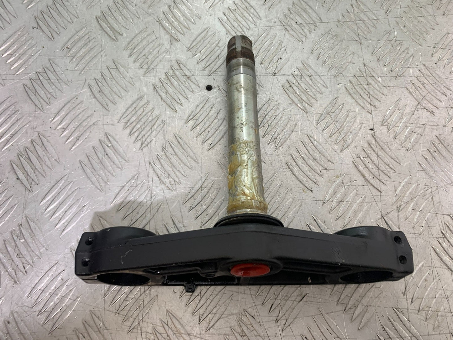 TRIUMPH 1050 SPRINT GT BOTTOM YOKE YEAR 2010-2016 (CMB1250)
