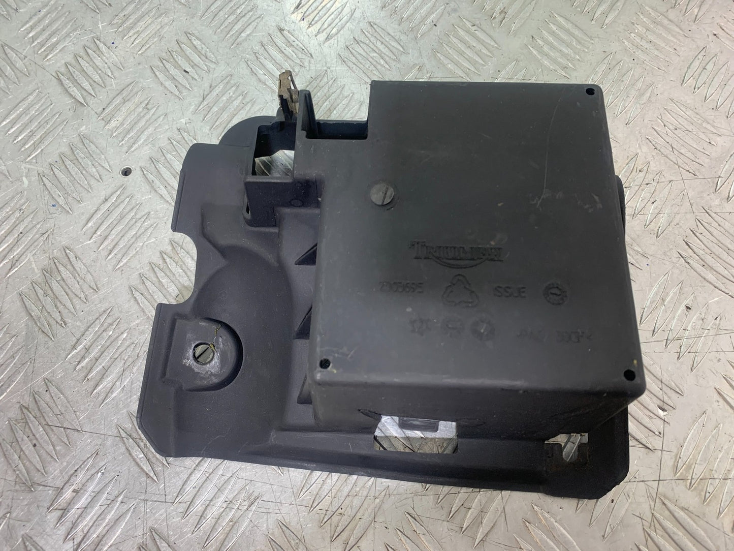 TRIUMPH 1050 SPRINT ST BATTERY TRAY YEAR 2004-2007 (CMB1197)