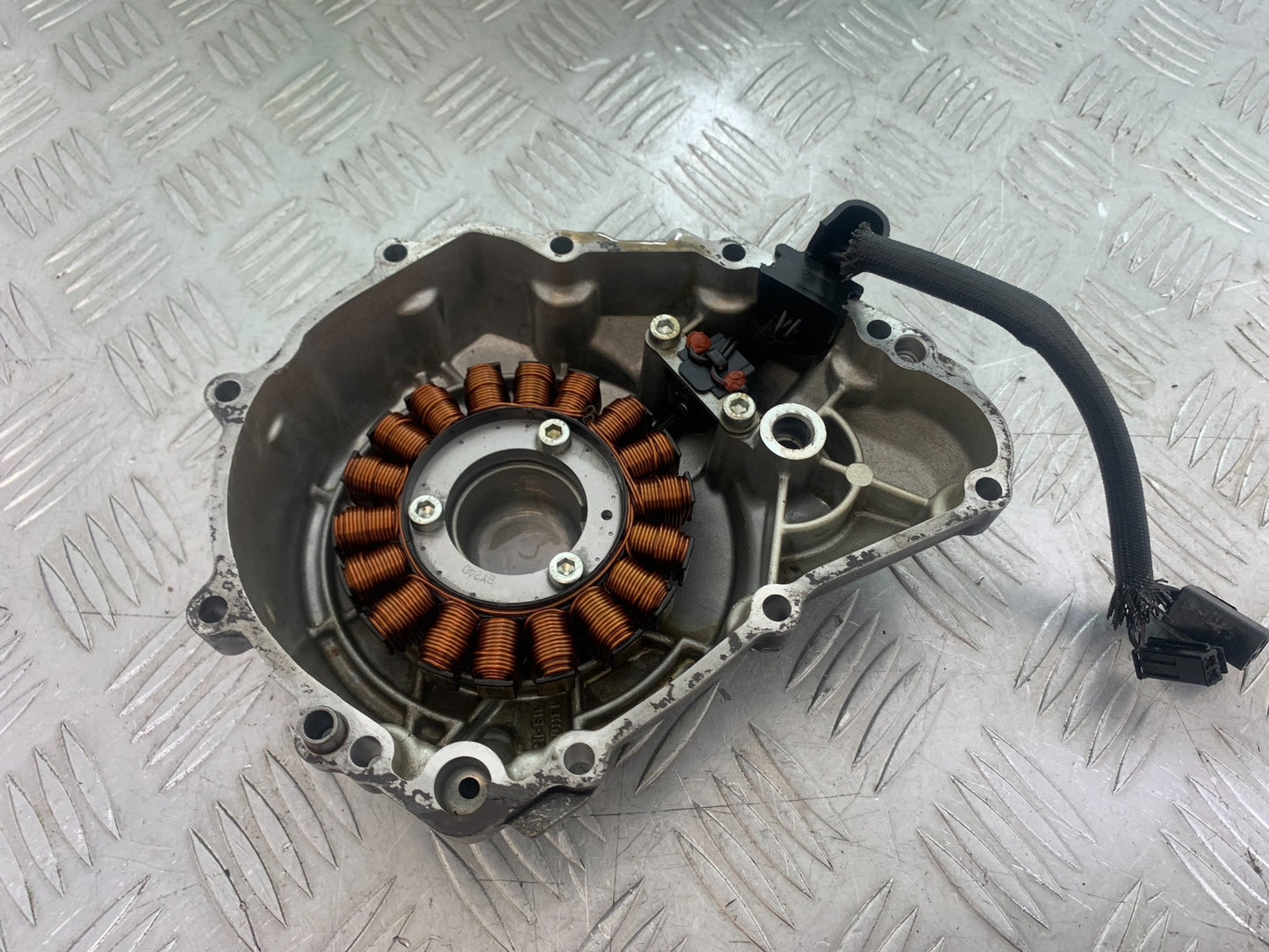SUZUKI GSF650 GSF 650 GENERATOR AND COVER YEAR 2007-2009 (CMB1161)