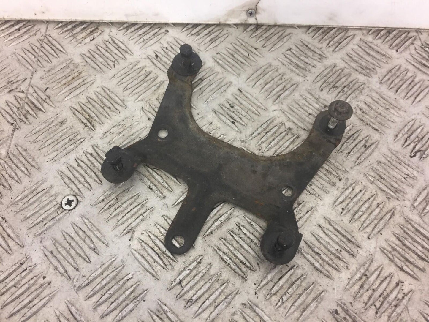 SUZUKI GSX550 ES GSX 550 ES CLOCK BRACKET YEAR 1985