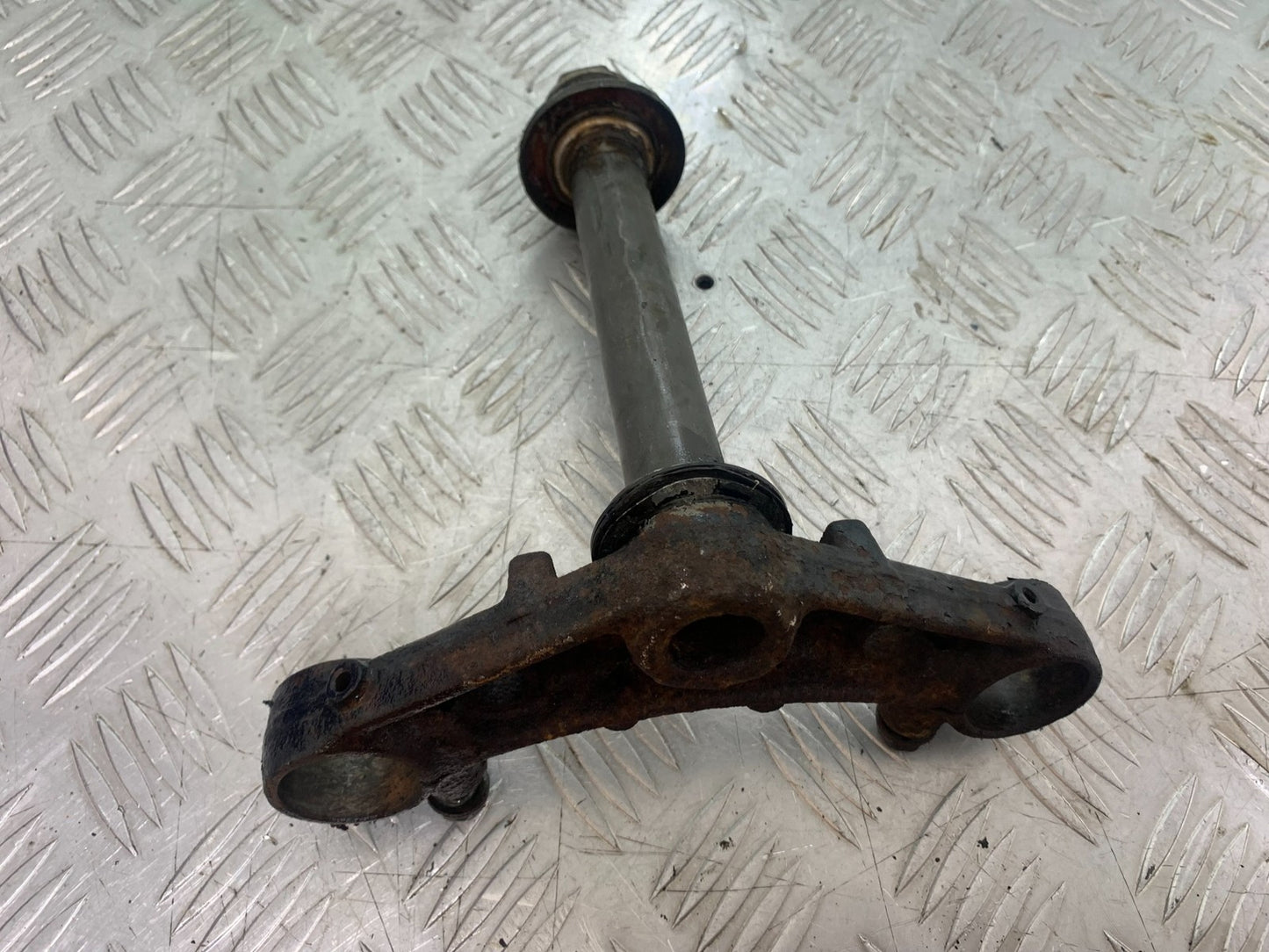 HONDA GL500 GL 500 SILVERWING BOTTOM YOKE YEAR 1981-82 (CMB1168)