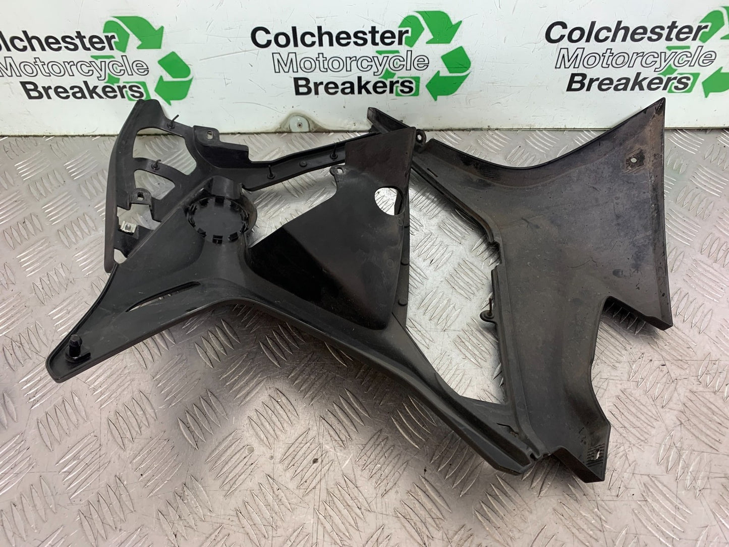 BMW F800 GT LEFT FAIRING PANEL YEAR 2013-2017 (CMB1248)