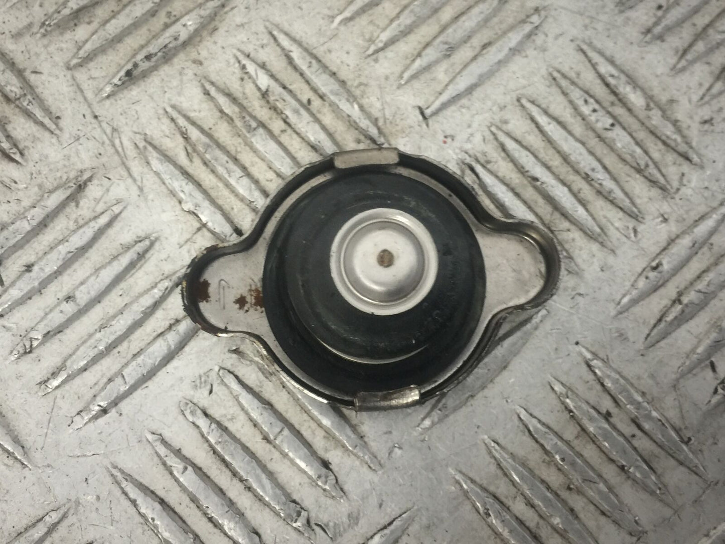 HONDA CBR600 CBR 600 F4I SPORT RADIATOR CAP YEAR 2004 (STOCK 628)