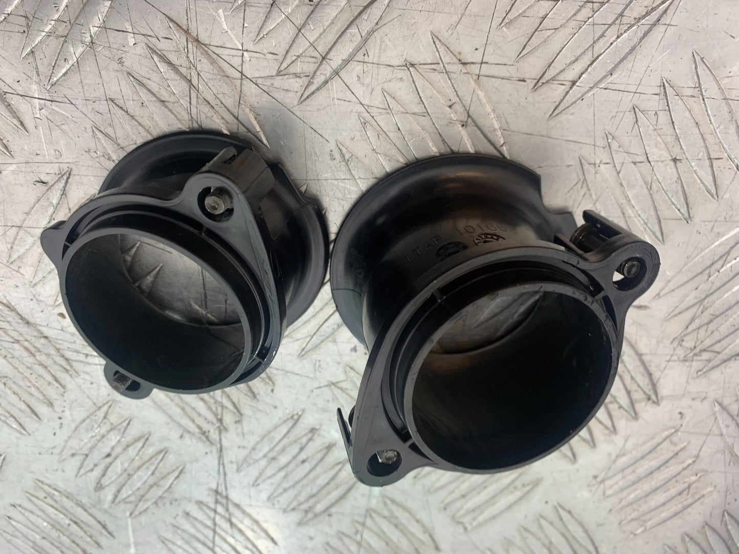 APRILIA RS660 RS 660 2 X TRUMPETS YEAR 2020-2024 (CMB1202)