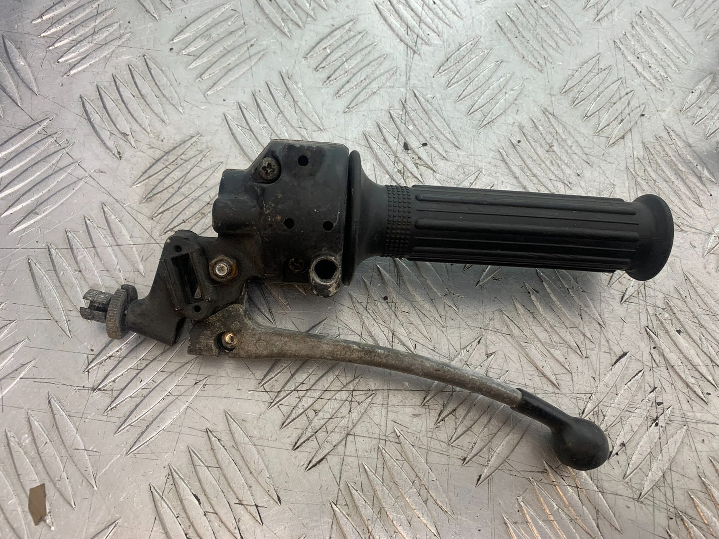 SUZUKI GP100 GP 100 RIGHT SWITCH GEAR YEAR 1978-1988 (CMB1259)