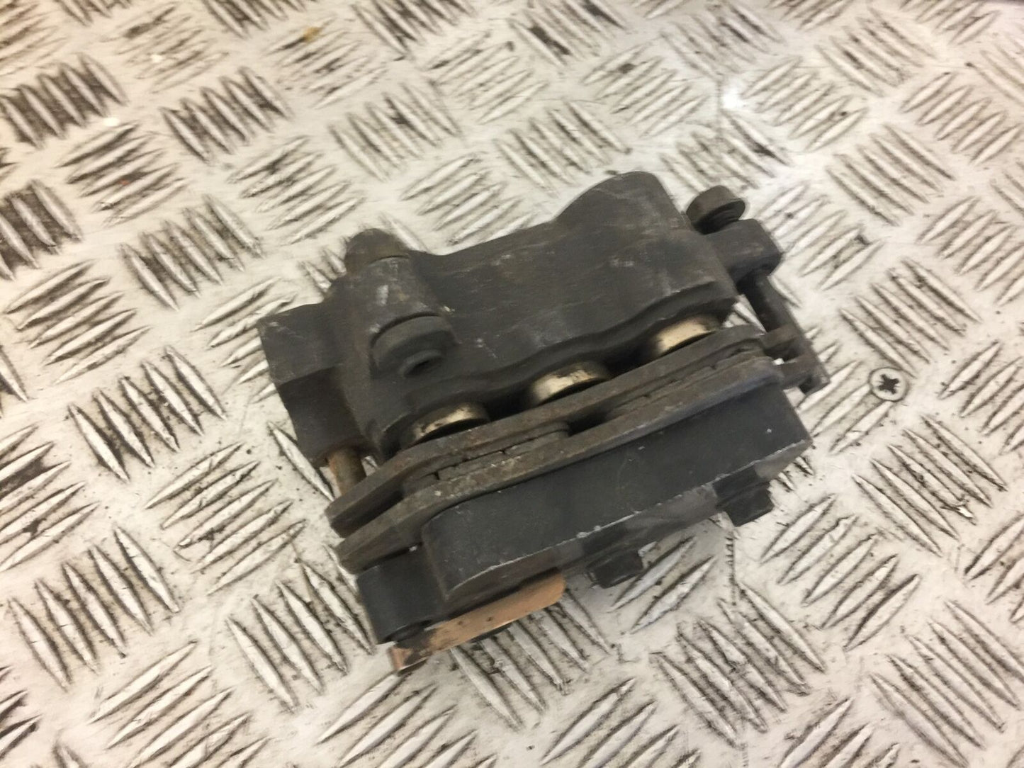 HONDA CBR1000 CBR 1000 FP FR FRONT RIGHT CALIPER (STOCK 519)