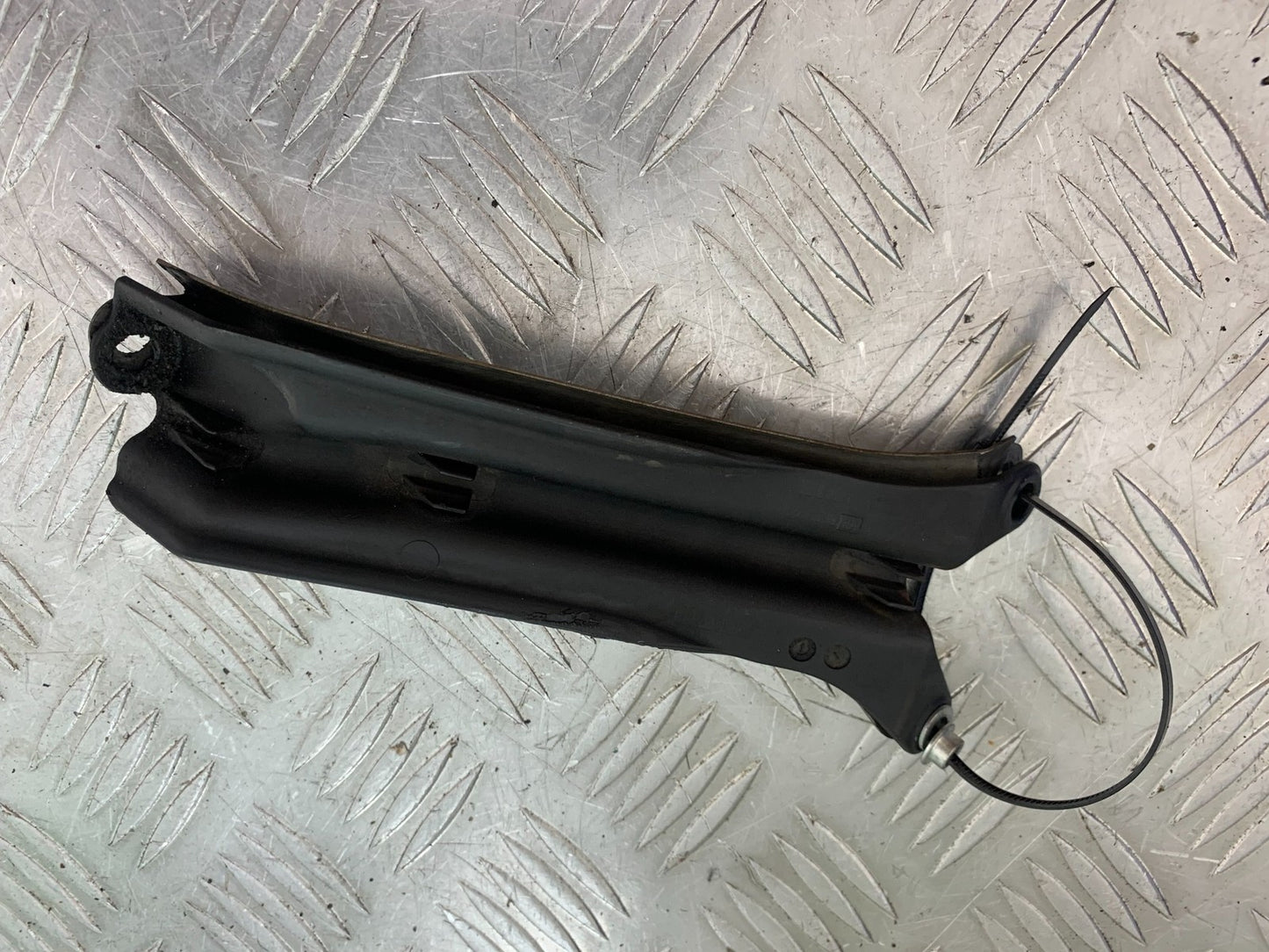 DUCATI 1299 PANIGALE BRACKET AND COVER YEAR 2016 (CMB 1187)