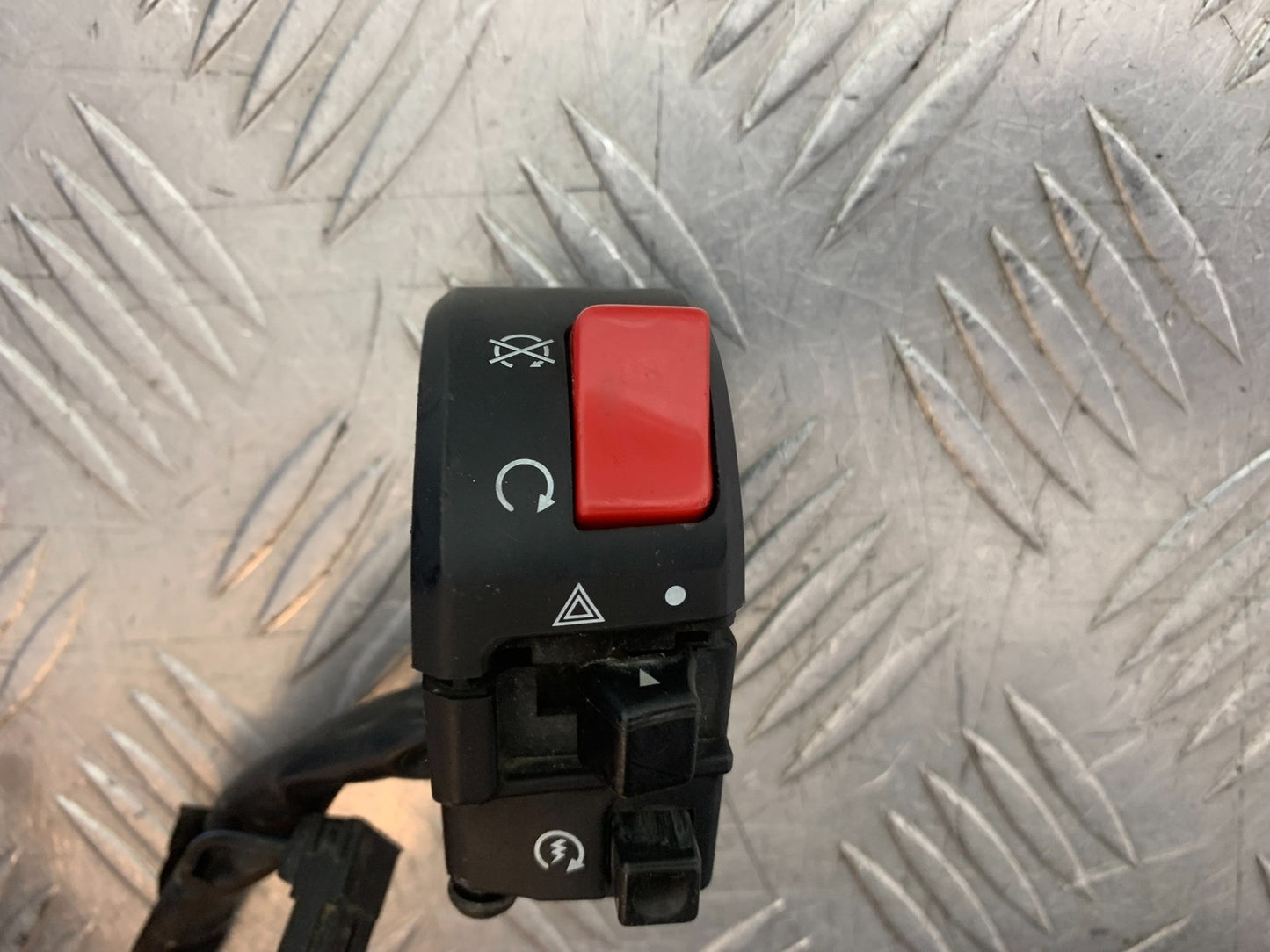 SUZUKI SV1000 SV 1000 S RIGHT SWITCH GEAR YEAR 2003-2007 (CMB1293)
