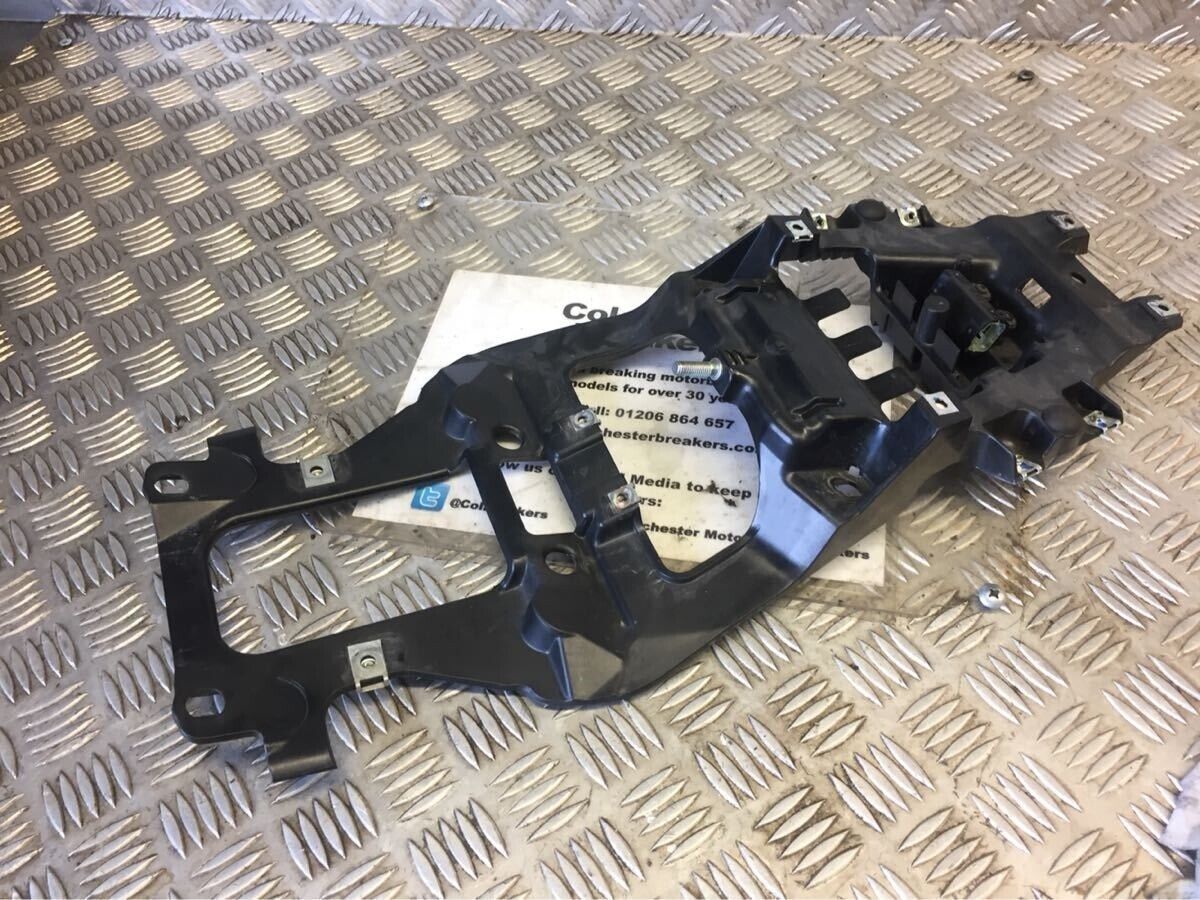 YAMAHA MT125 MT 125 UNDERTRAY YEAR 2015