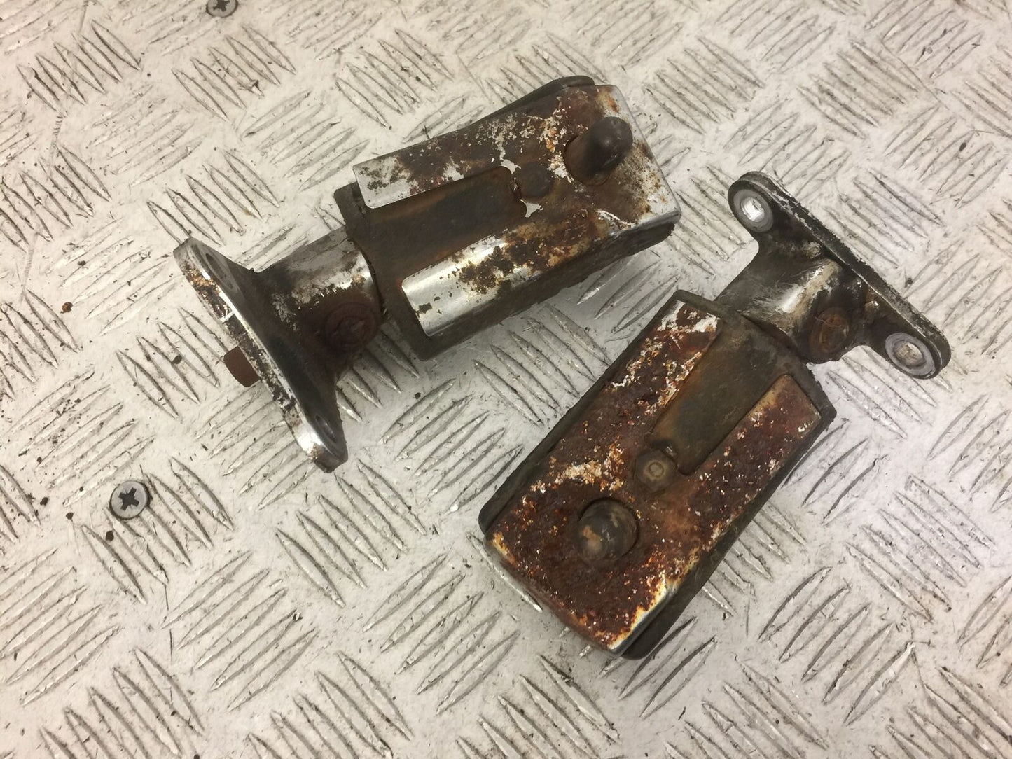 HONDA VT500 VT 500 CUSTOM FRONT PEGS 1983-1987 (STOCK613)