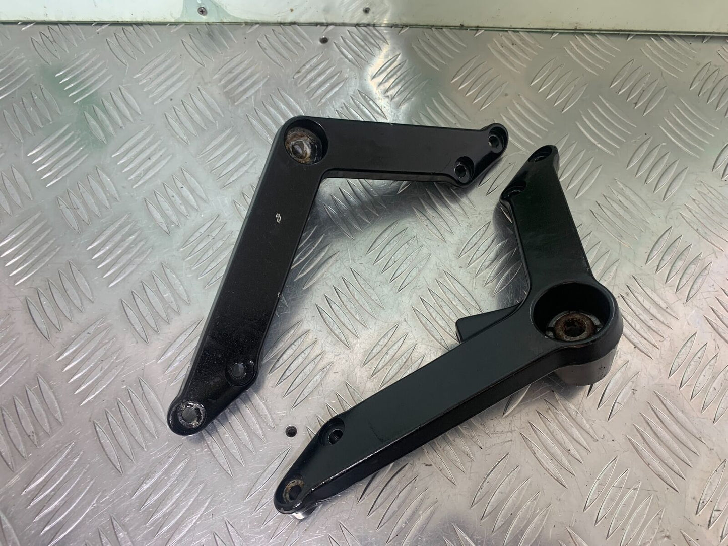 SUZUKI DL 650 V-STROM ENGINE MOUNTS YEAR 2016 (STOCK 996)