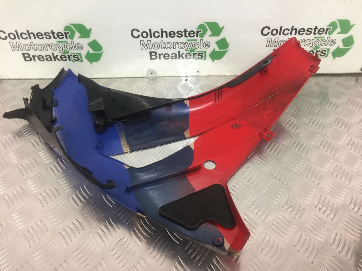 HONDA CBR1000 rr FIREBLADE LEFT FAIRIG PANEL 2008-2011 (STOCK 930)
