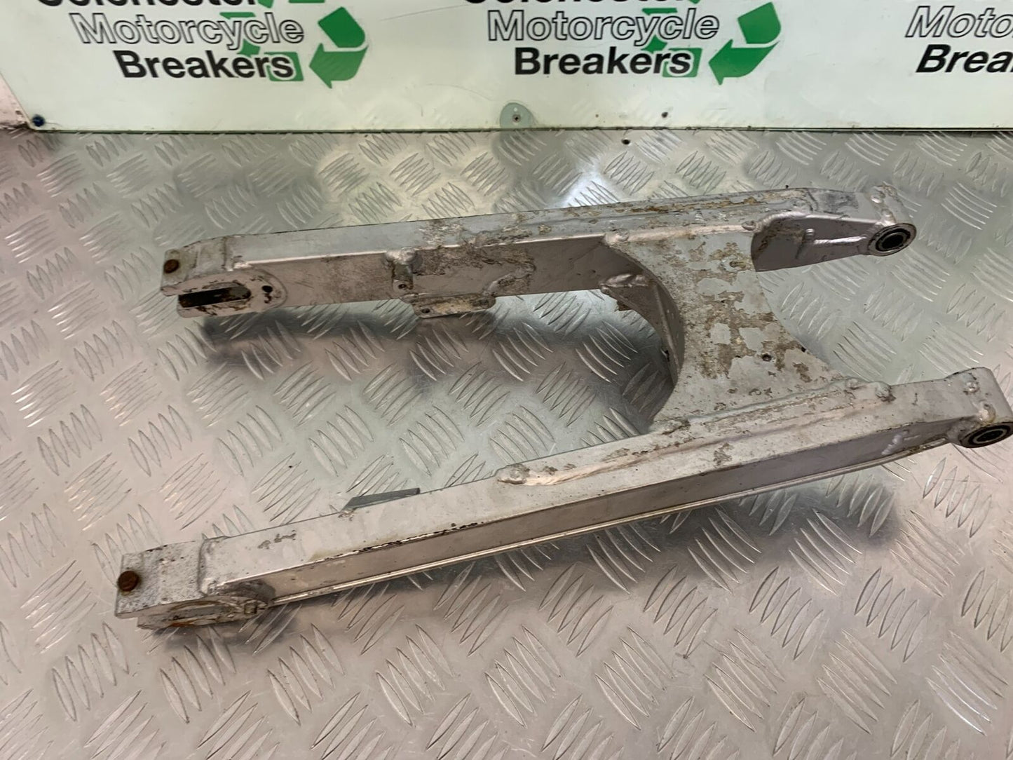 KAWASAKI KLR250 KLR 250 SWINGARM YEAR 1984-2001 (STOCK 980)