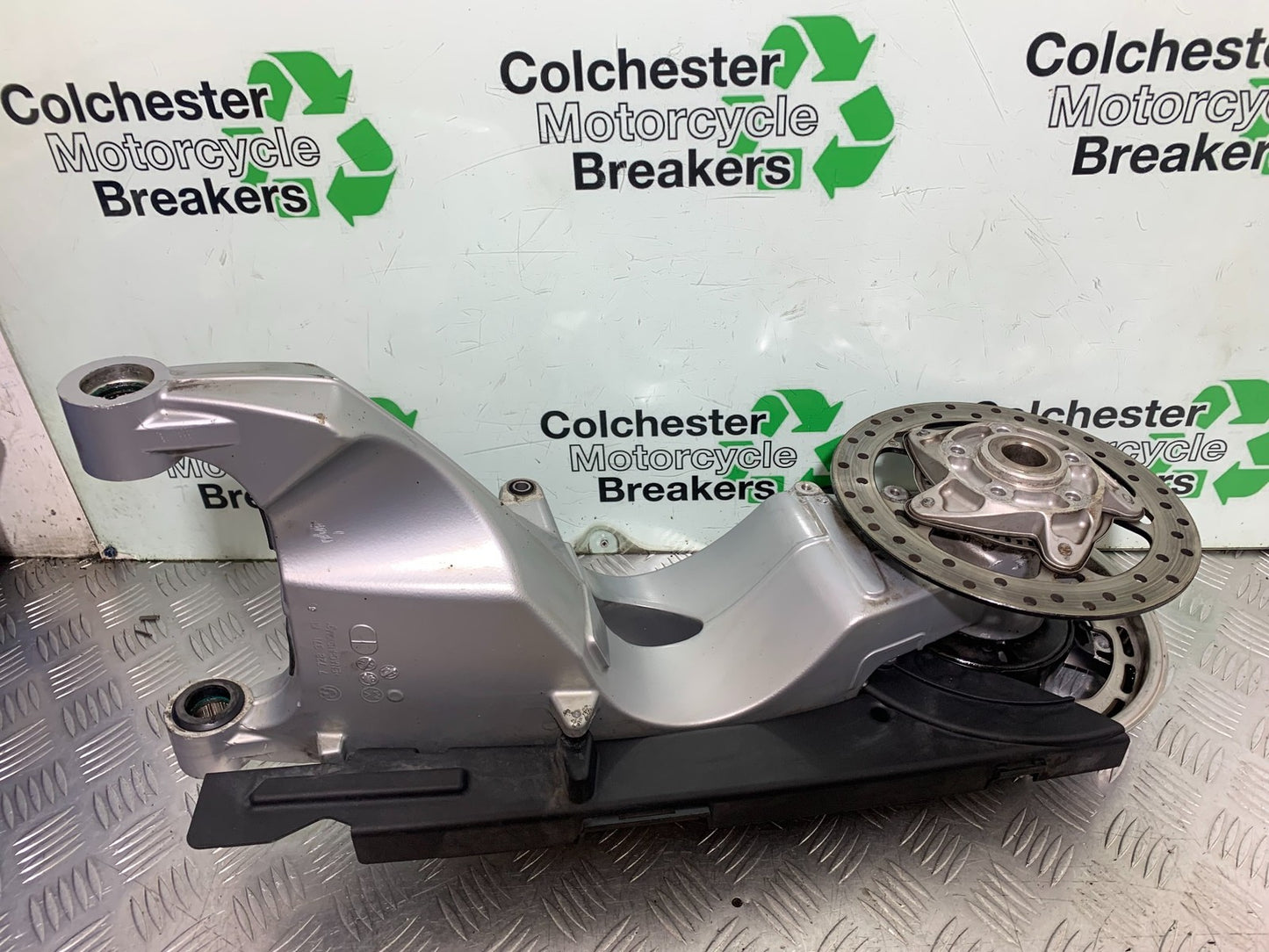BMW F800 GT SWINGARM DISC HUB YEAR 2013-2017 (CMB1248)