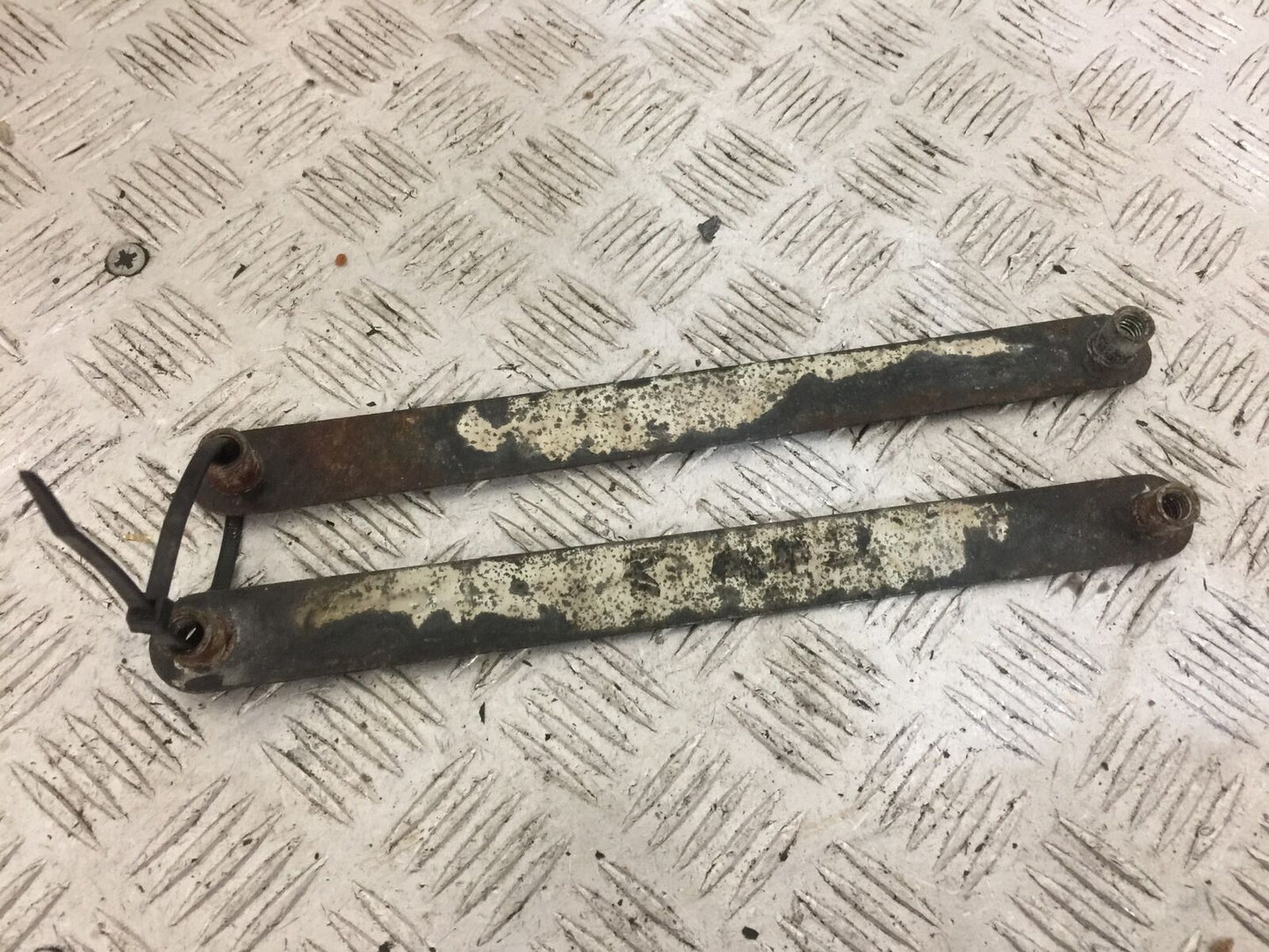 HARLEY DAVIDSON FAT BOB FXDF MUDGUARD BRACKETS YEAR 2009 (STOCK 806)
