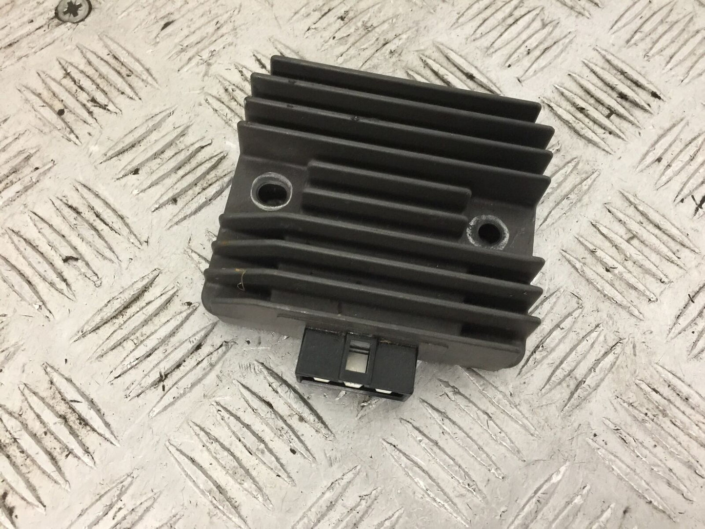 YAMAHA MT03 REGULATOR YEAR 2018 (STOCK 801)