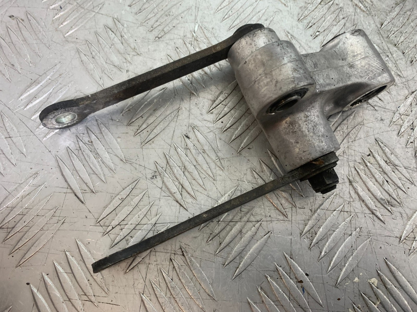 YAMAHA XJ900 XJ 900 DIVERSION REAR SHOCK LINKAGE YEAR 1994-2002 (CMB1292)