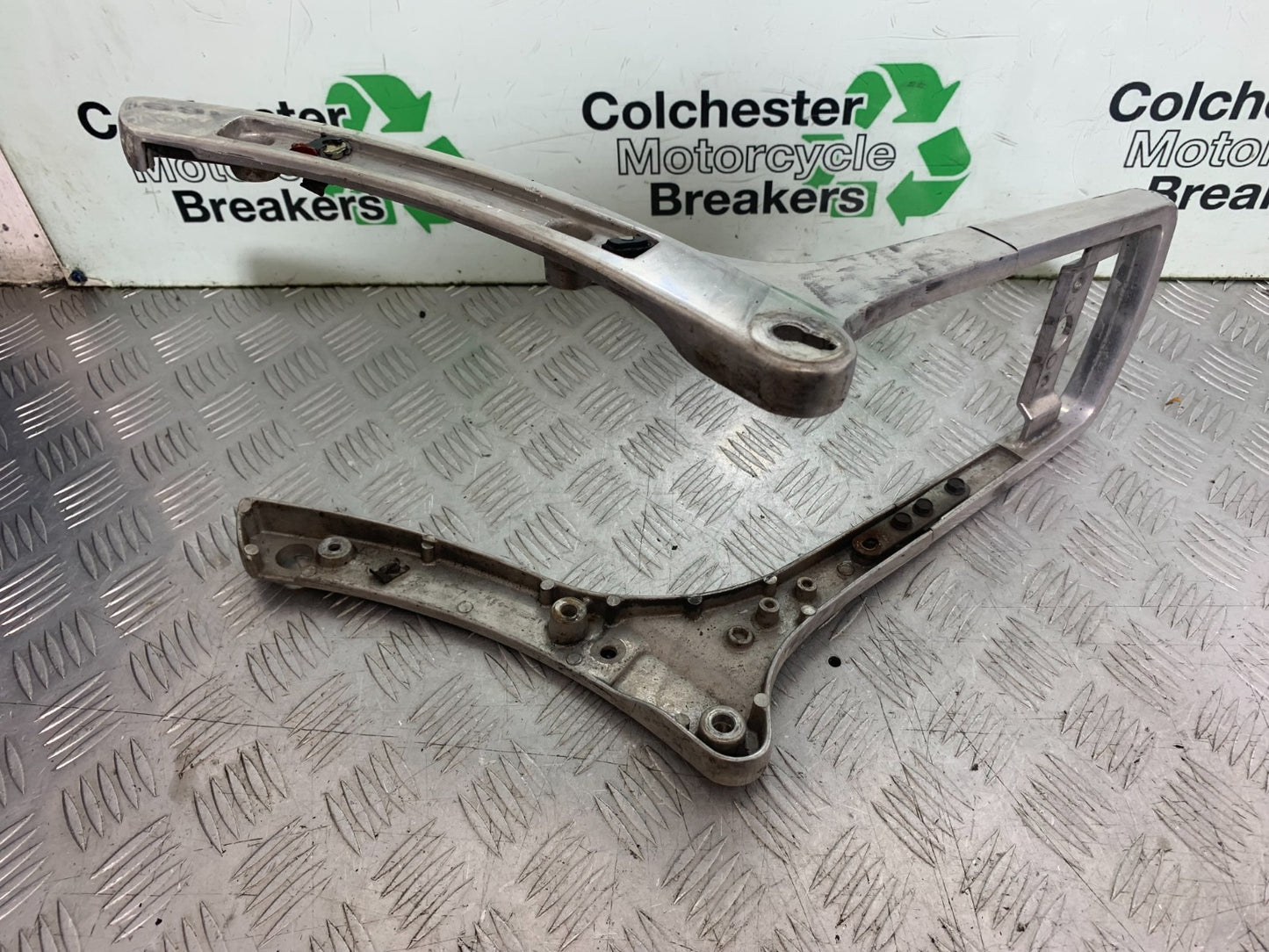 HONDA VT700 VT 700 SHADOW BACK REST YEAR 1984-85 (CMB1328)