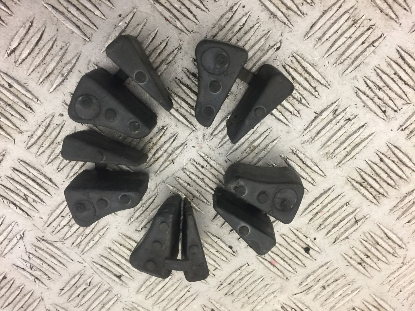 YAMAHA YZF R1 5PW CUSH DRIVE RUBBERS 2002-2003 (STOCK 505)
