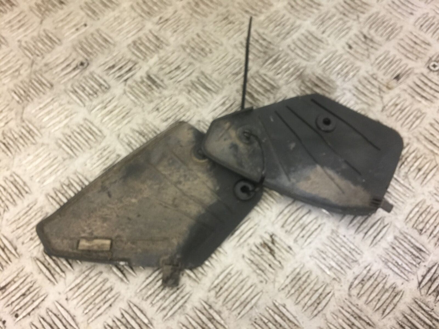 TRIUMPH TROPHY 1215 SE LEFT AND RIGHT INFILL PANELS YEAR 2012-2017 (STOCK 567)