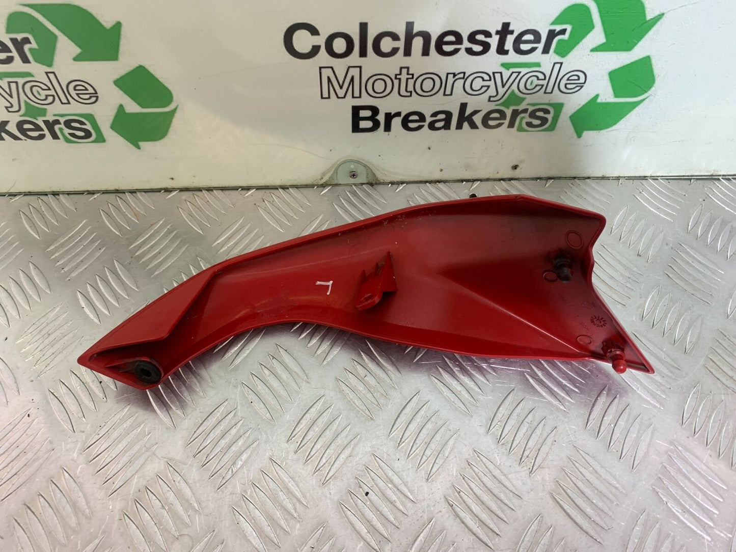 MV AGUSTA TURISMO VELOCE 800 LEFT SEAT PANEL YEAR 2014-17 (CMB1051)