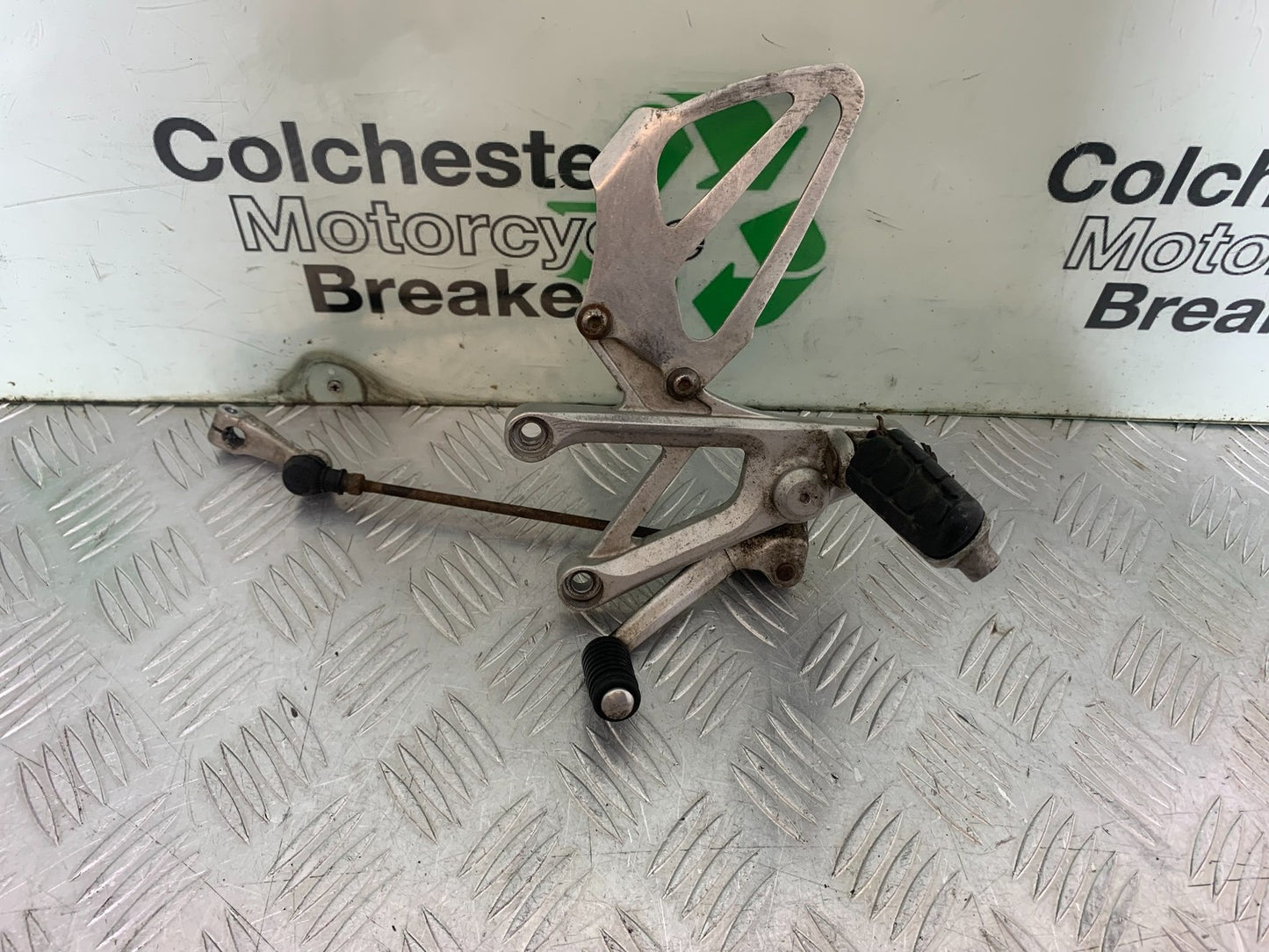 HONDA CBR600 CBR 600 FX FY FRONT LEFT HANGER YEAR 1999-2000 (CMB1287)