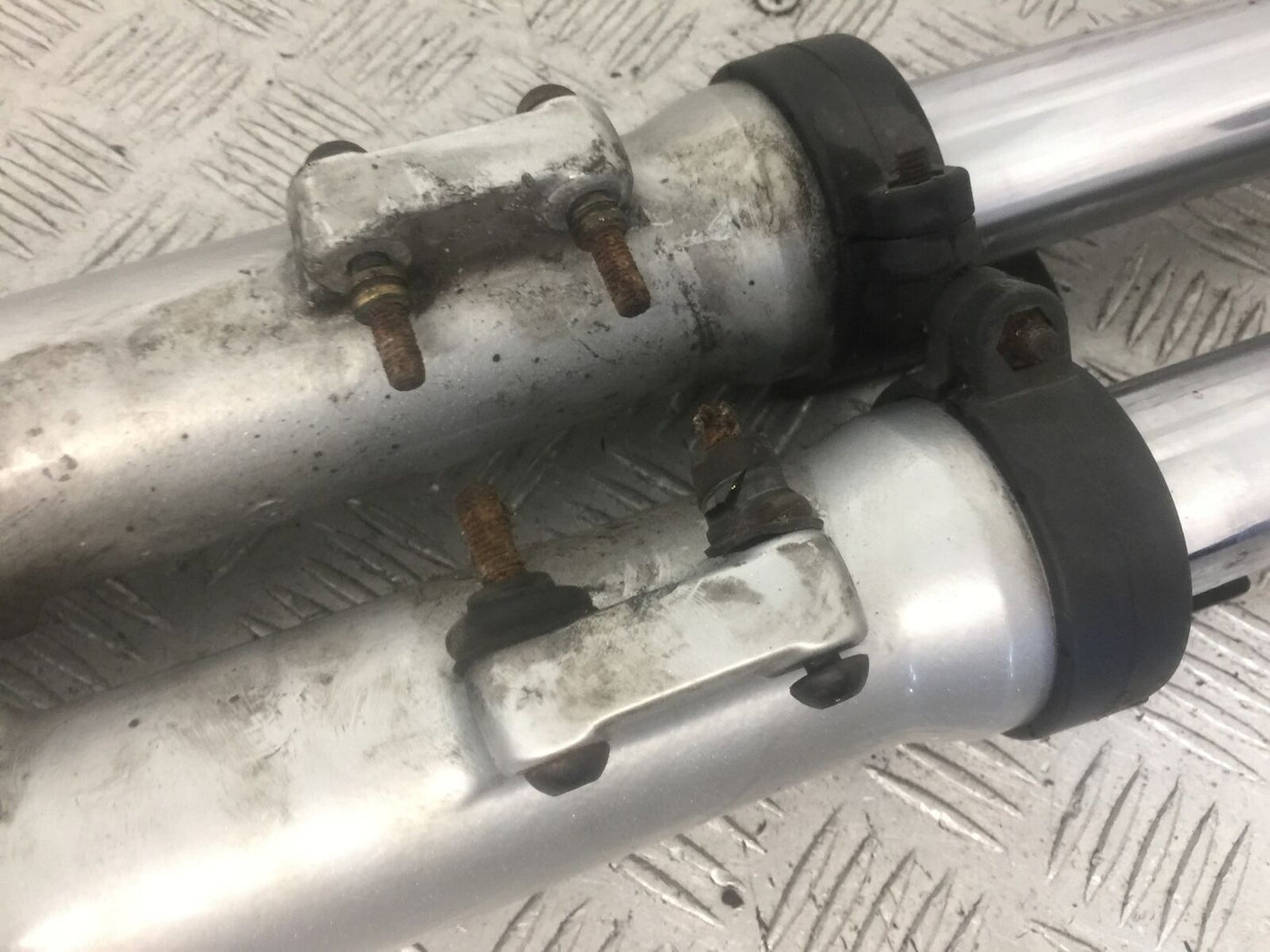 TRIUMPH 955i SPRINT ST FORKS YEAR 1999-2004 (STOCK 868)