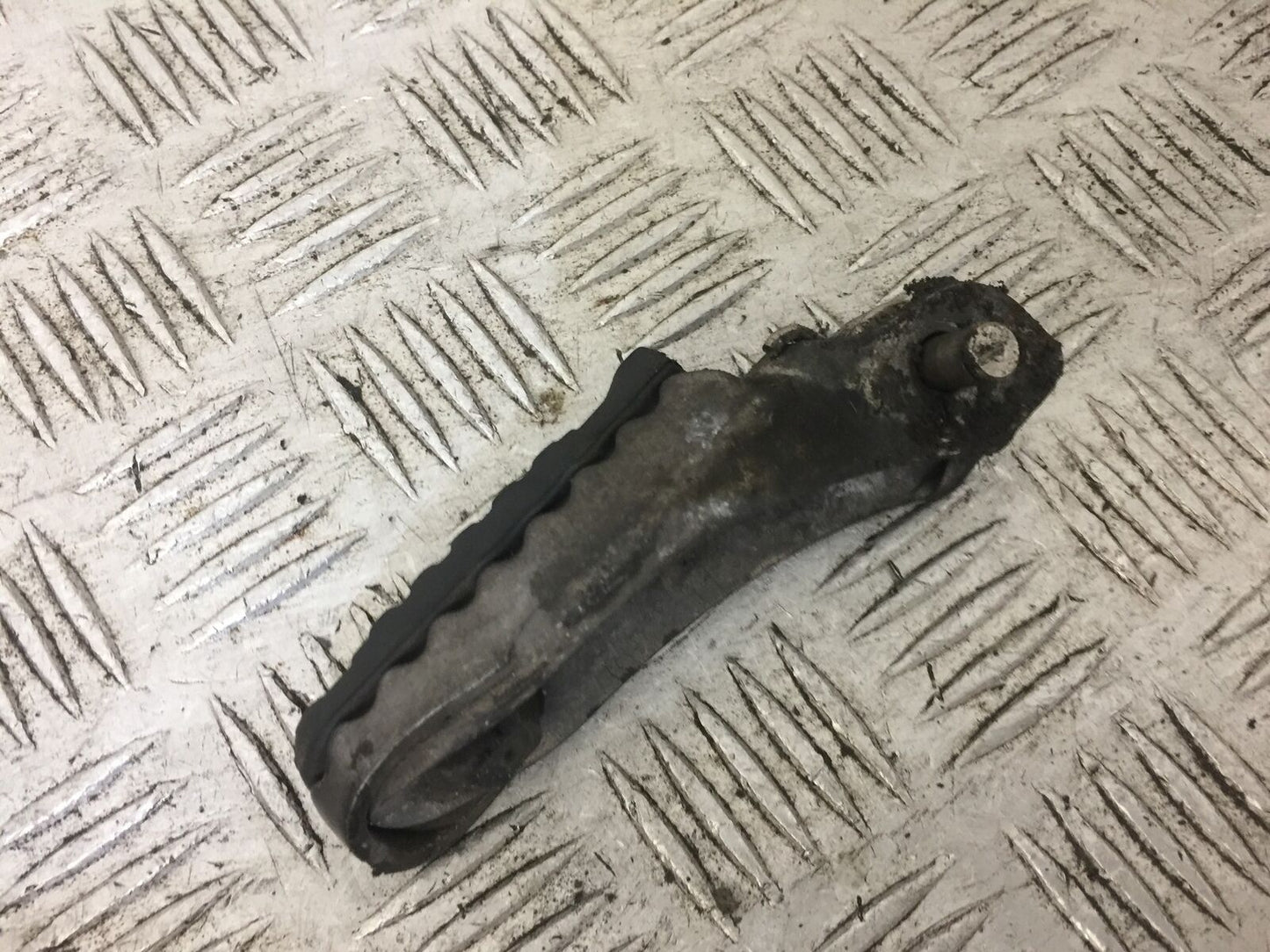 BMW R1200 GS TE EXCLUSIVE FRONT LEFT FOOTPEG YEAR 2018 (STOCK 702)