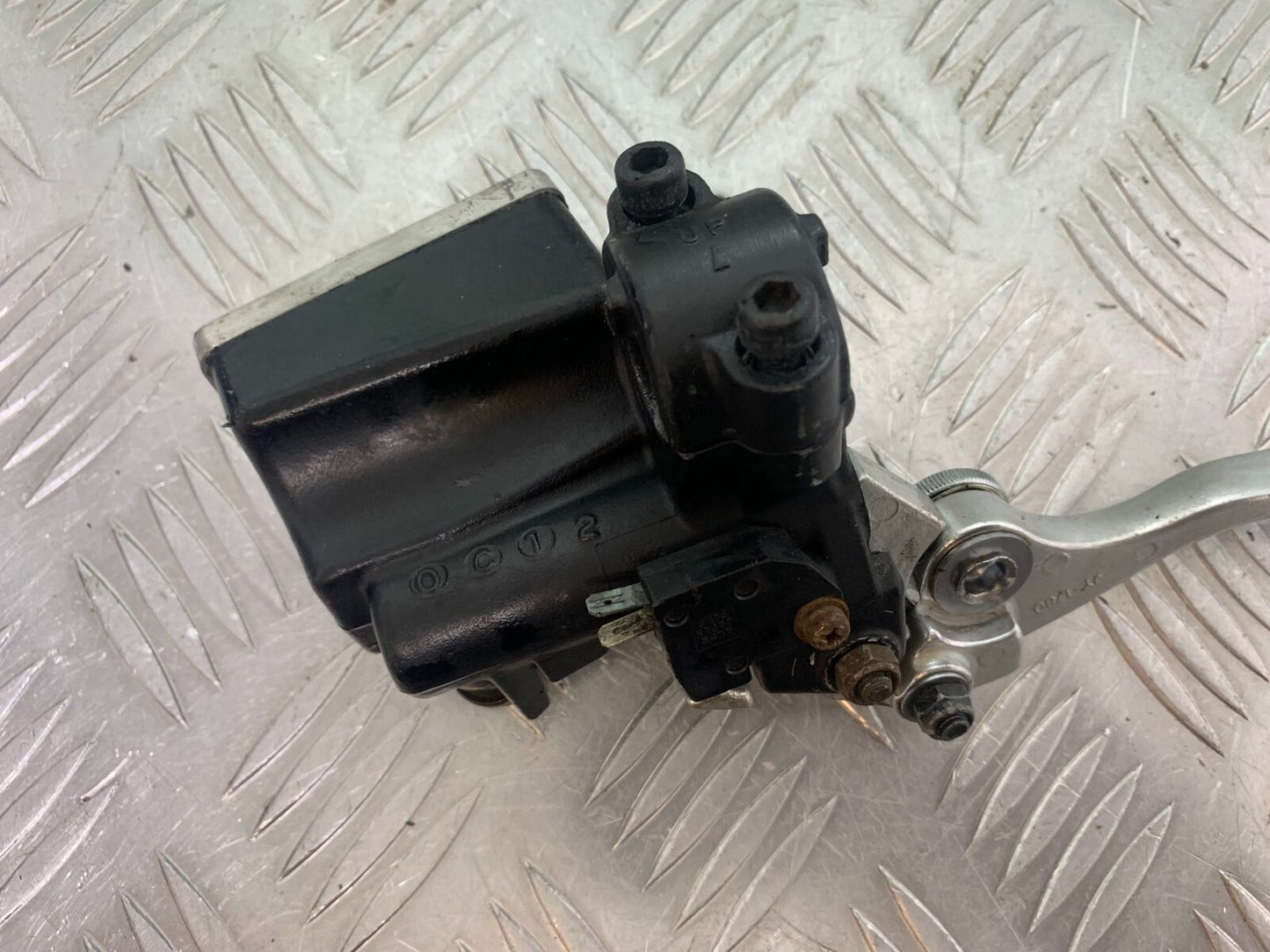 YAMAHA XJR1300 XJR 1300 FRONT BRAKE MASTER CYLINDER YEAR 1999-2003 (CMB1055)