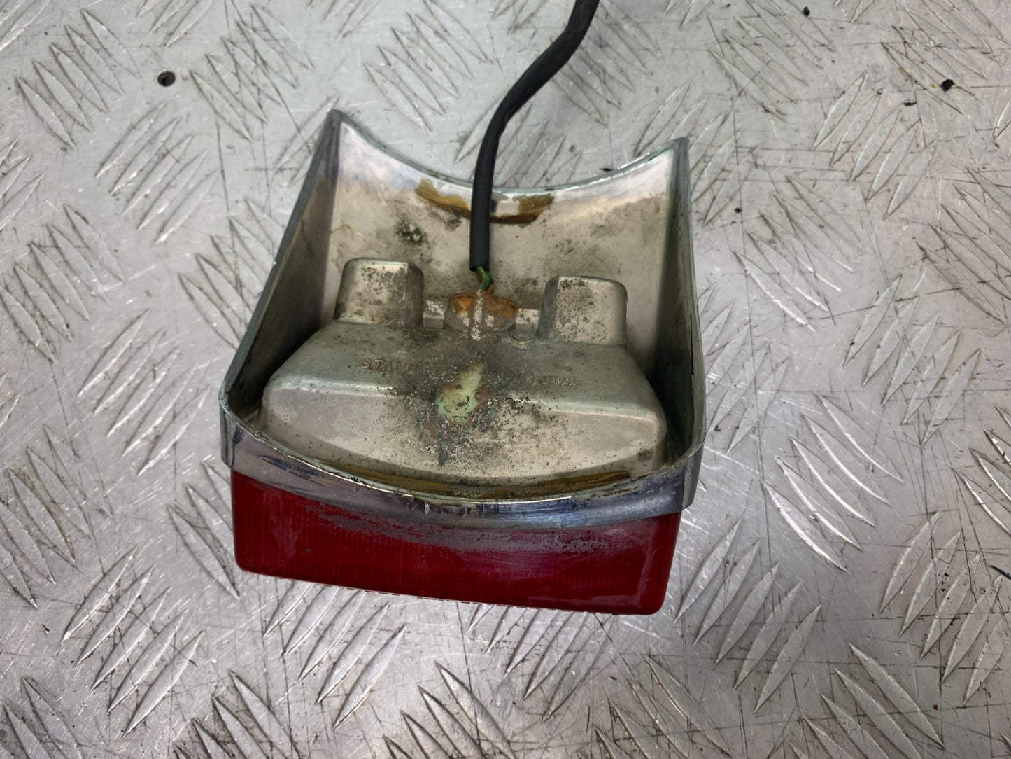 HONDA VT700 VT 700 SHADOW REAR LIGHT YEAR 1984-85 (CMB1328)