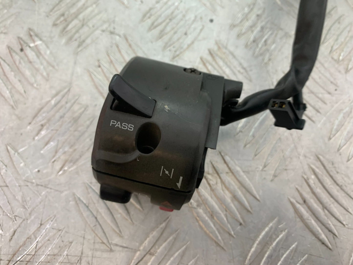 YAMAHA XJ600 XJ 600 DIVERSION LEFT SWITCH GEAR 1998-2000 (CMB1191)