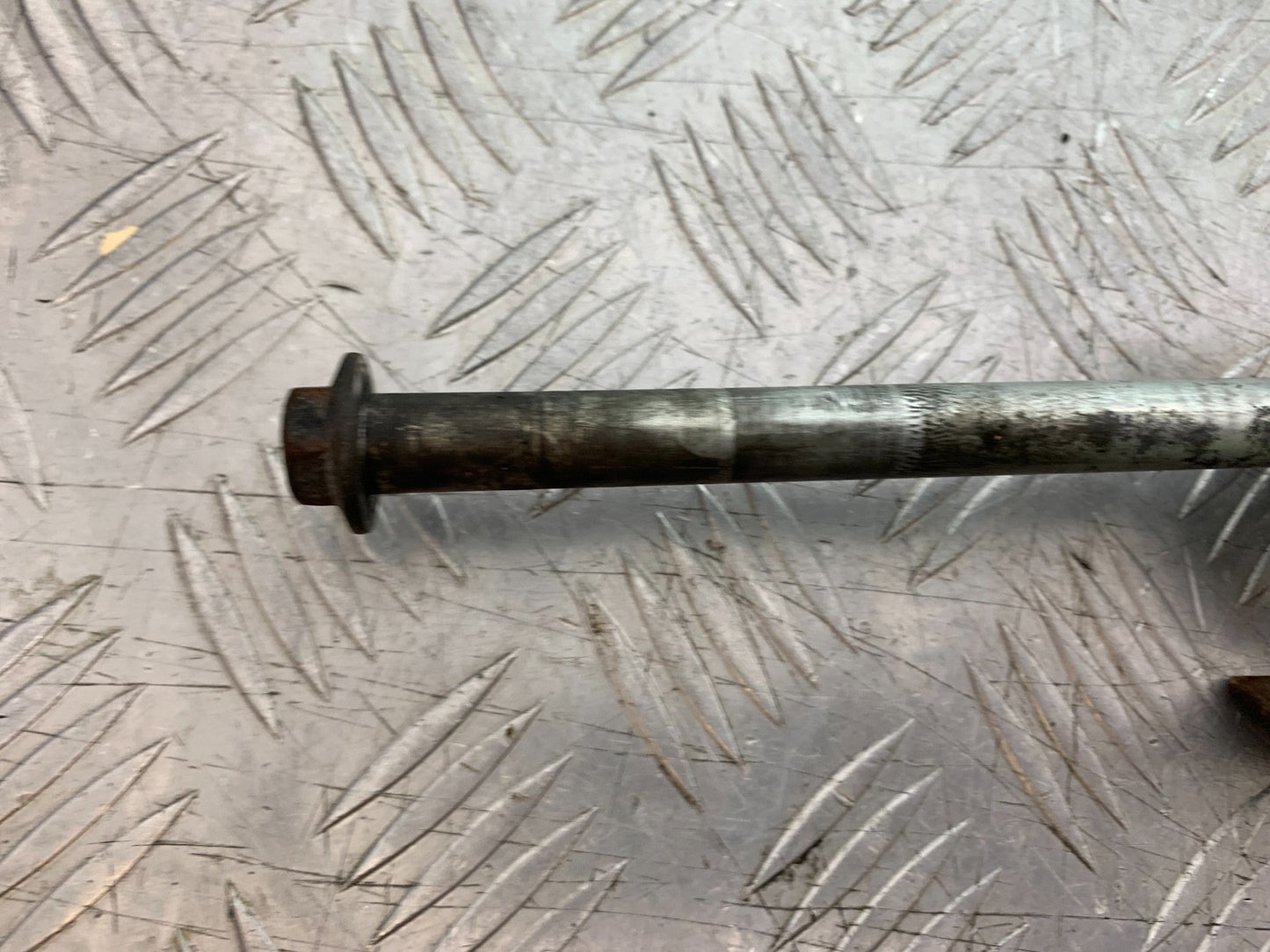 HONDA XL125 VARADERO REAR WHEEL SPINDLE & ADJUSTERS YEAR 2001-2006 (CMB1304)