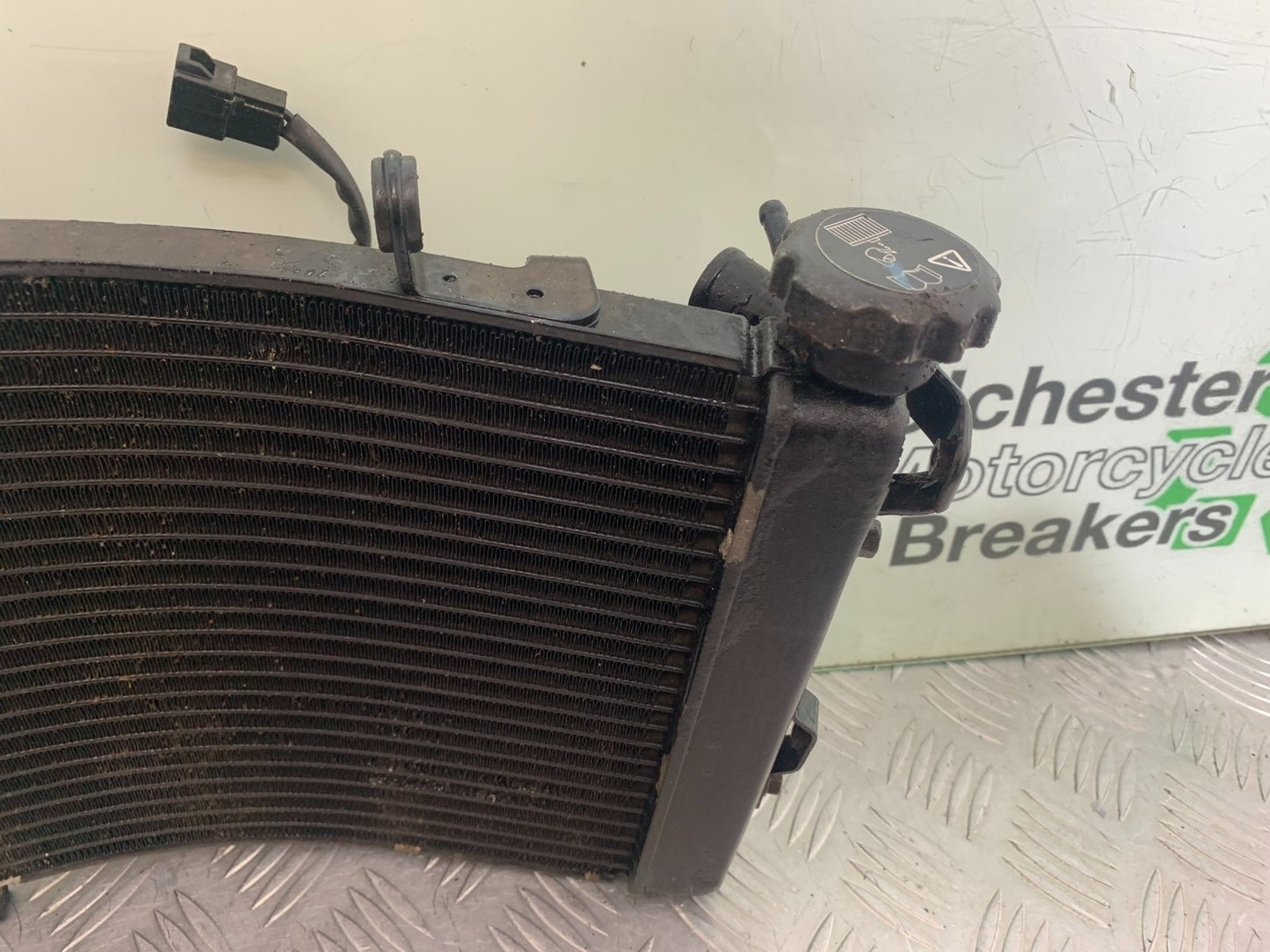 TRIUMPH 675 STREET TRIPLE R RADIATOR AND FAN YEAR 2013 - 2016 (CMB1221)