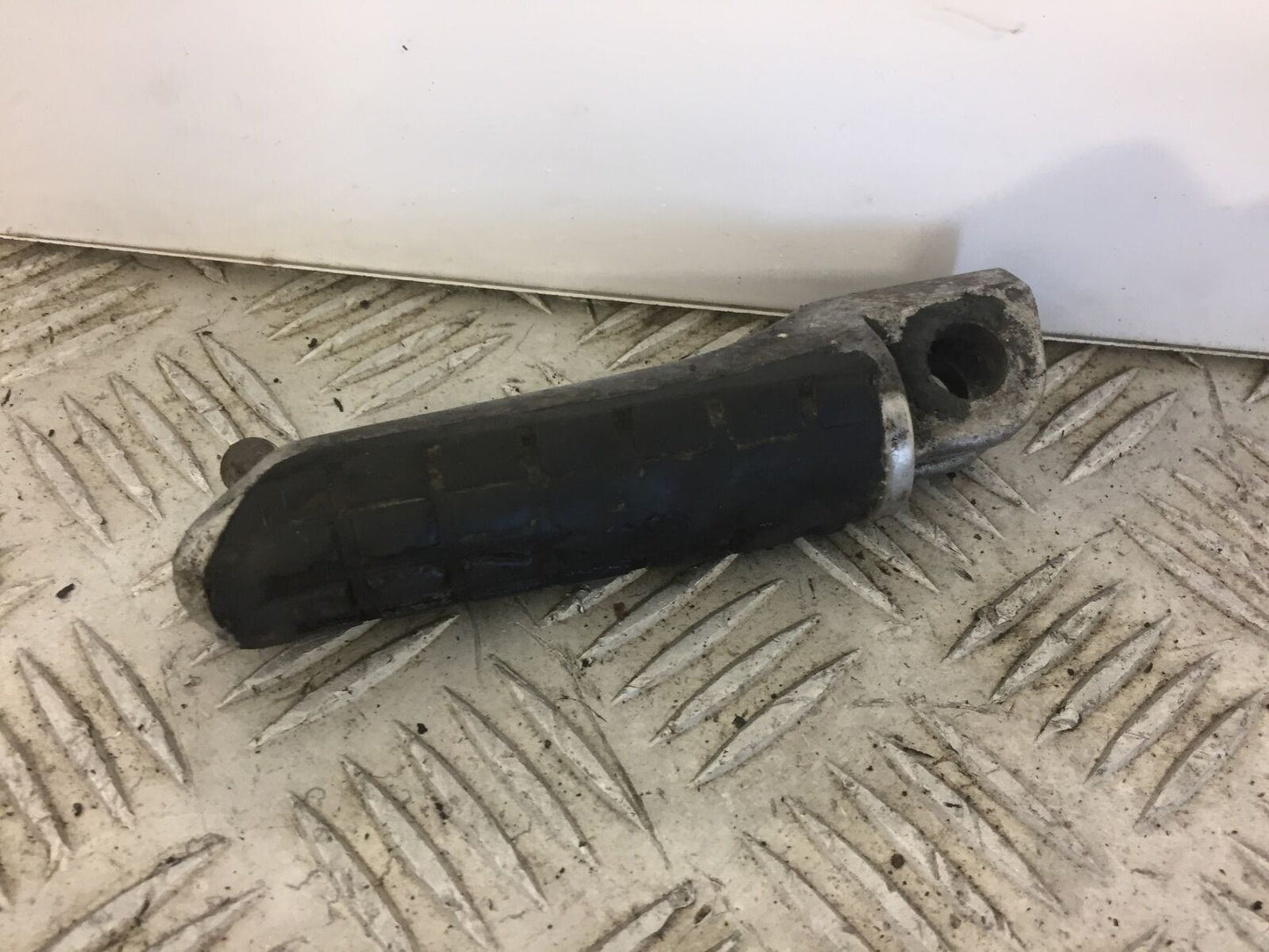 KAWASAKI ZZR1100 ZZR 1100 D FRONT LEFT PEG YEAR 1994 1999