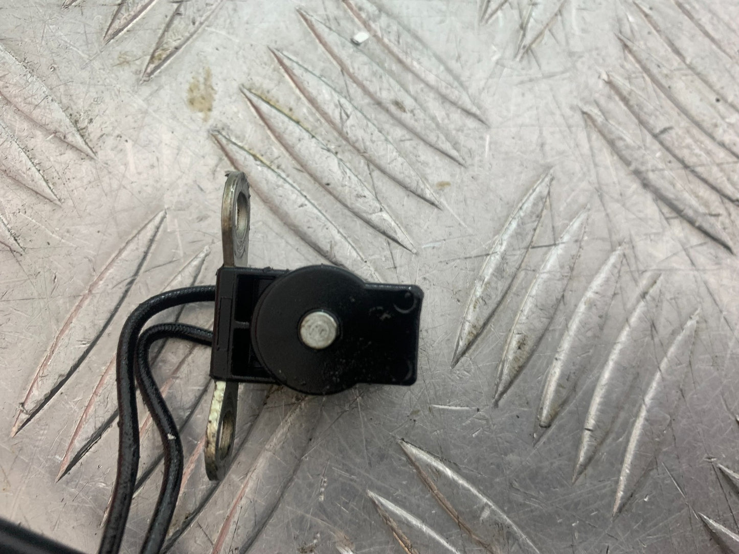 TRIUMPH TROPHY 900 IGNITION PICK UP SENSOR YEAR 1991-95 (CMB1251)