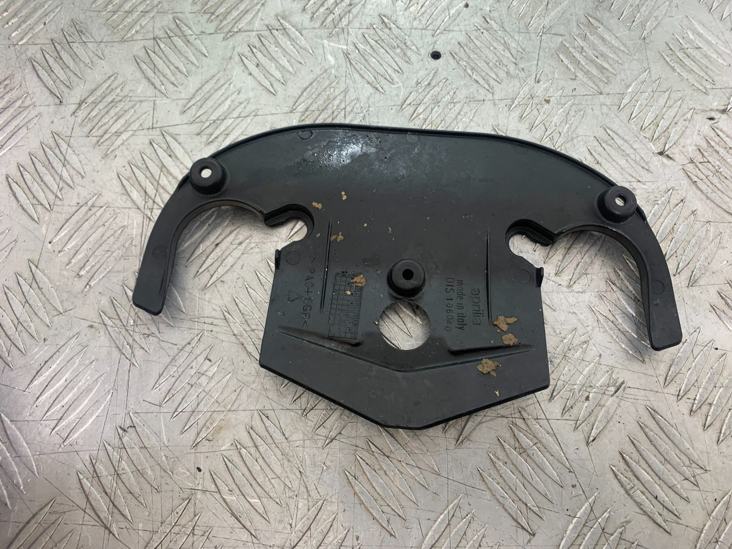 APRILIA RSV1000 R FACTORY MILLE BOTTOM YOKE COVER 2004-09 (CMB1203)