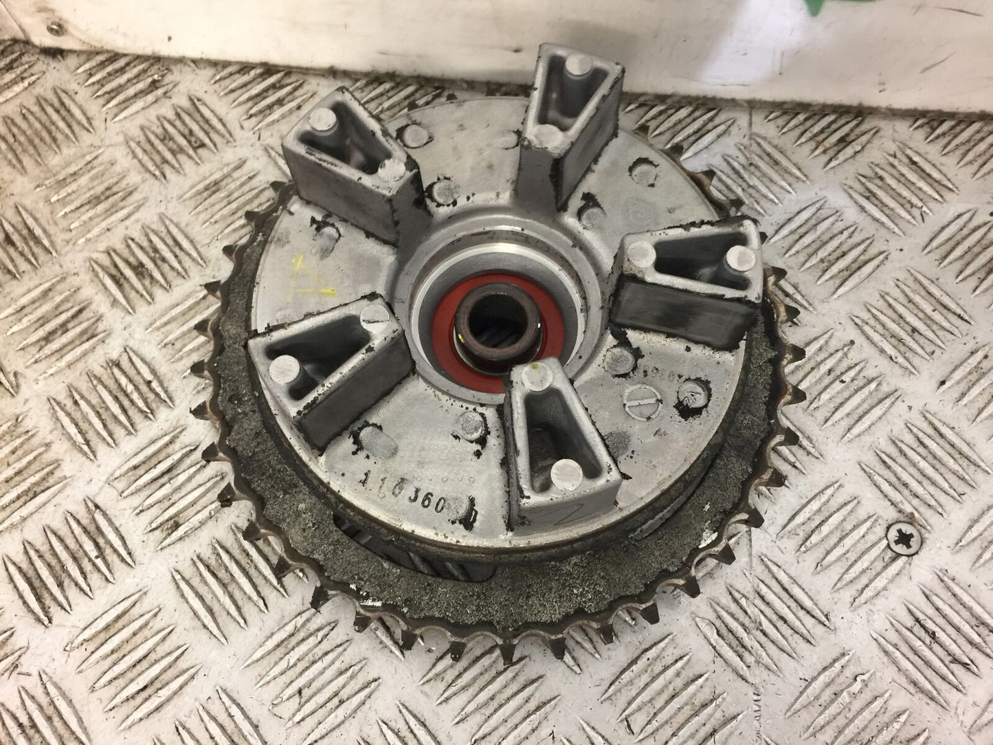 HONDA CB650 F CB 650 FA-H REAR SPROCKET CARRIER YEAR 2017-2019 STOCK 403