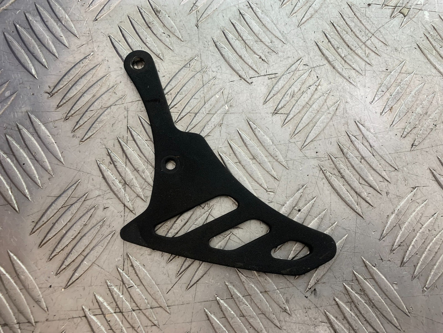 TRIUMPH 1050 SPEED TRIPLE CHAIN GUIDE YEAR 2005-2007 (CMB1322)
