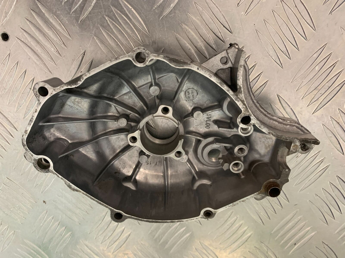 YAMAHA YBR125 YBR 125 GENERATOR COVER YEAR 2011 (STOCK 361)