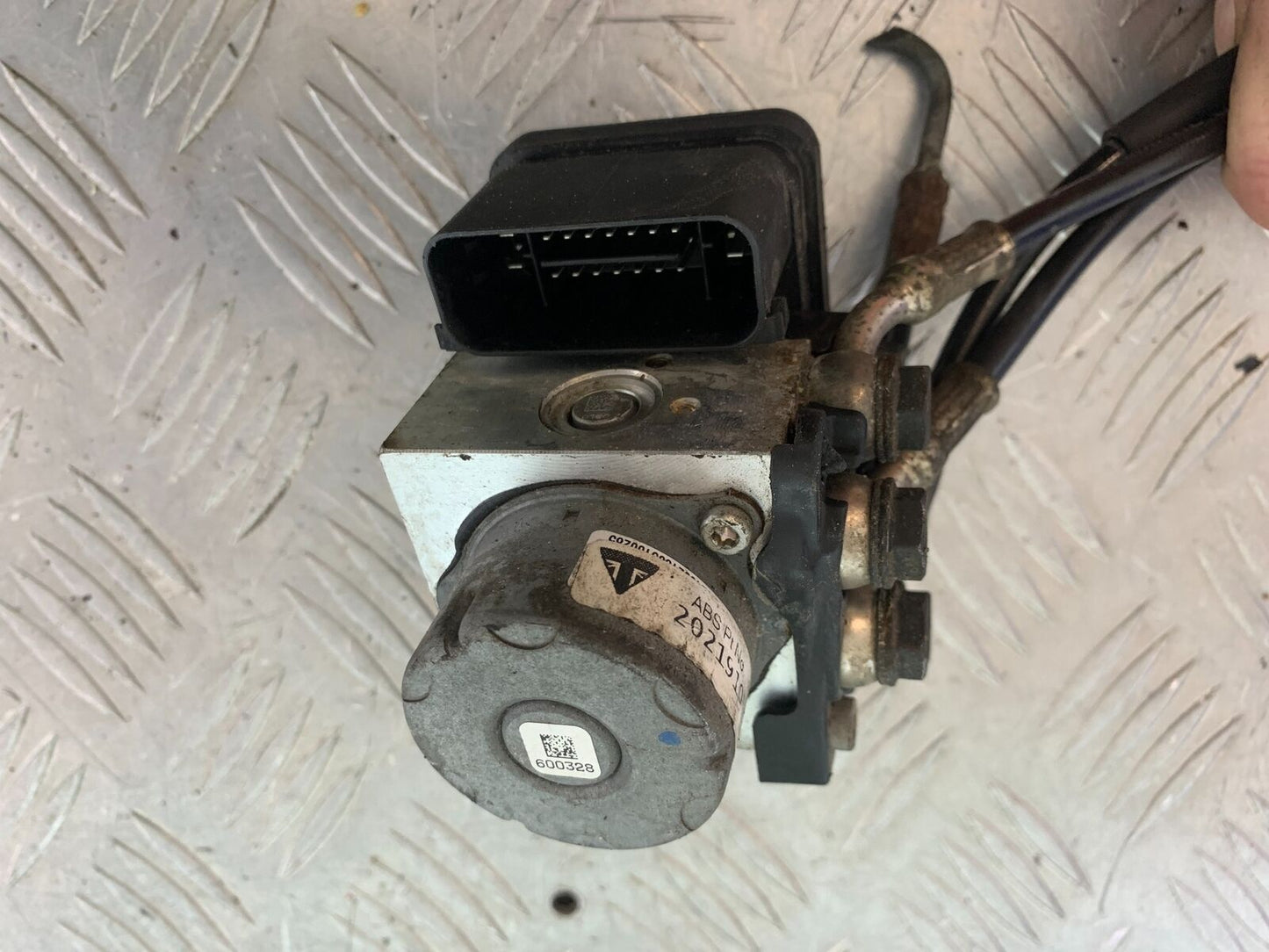 TRIUMPH BONNEVILLE T100 ABS PUMP YEAR 2017-2021 (CMB1084)