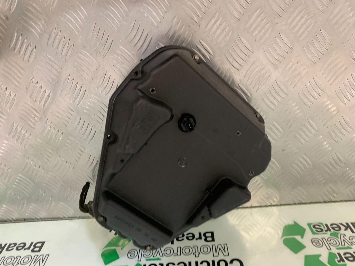 TRIUMPH 675 STREET TRIPLE AIRBOX YEAR 2008 (STOCK 984)
