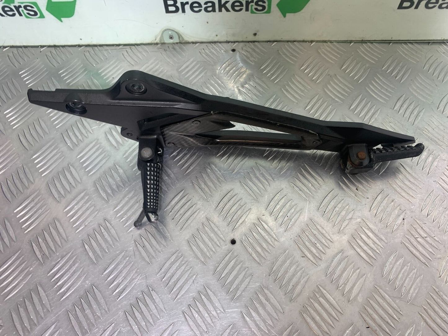 KAWASAKI Z800 Z 800 LEFT HANGER & PEGS YEAR 2013-2017 (CMB1059)