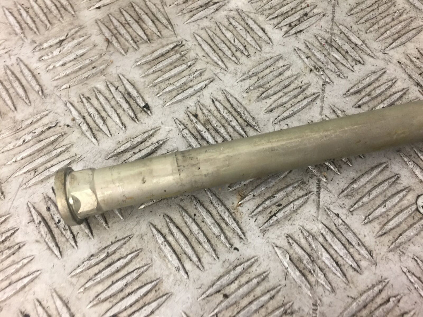 KAWASAKI ZX6R ZX636 ZX 636 SWINGARM SPINDLE 2013-2016 (STOCK 342)
