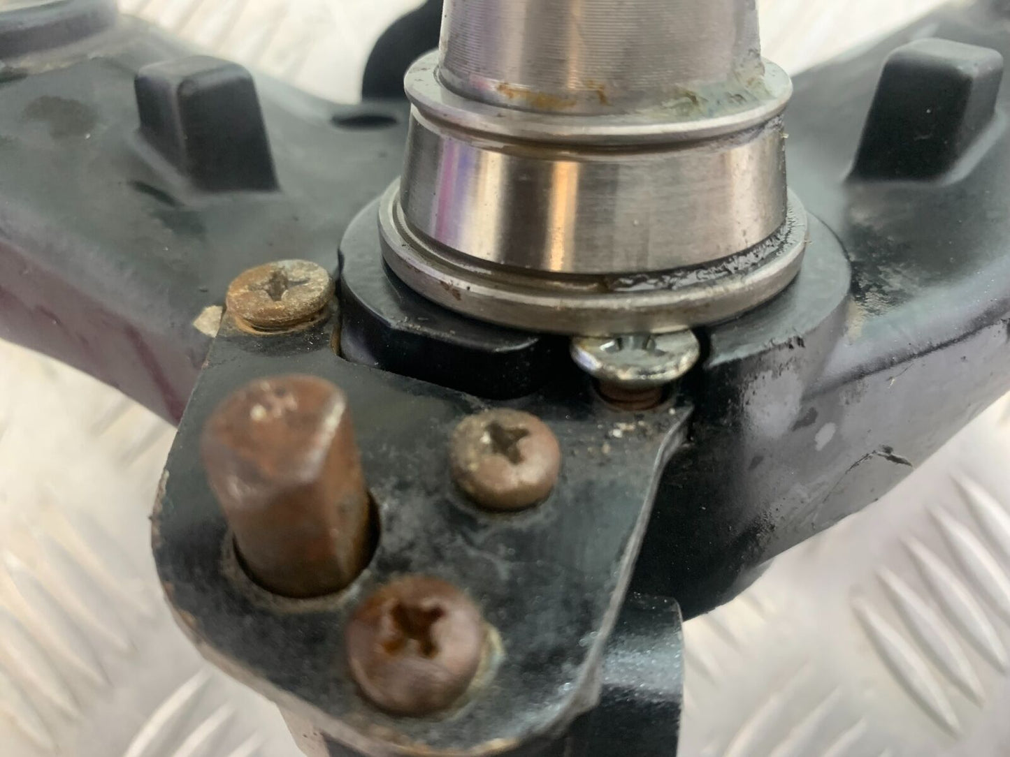 BLUROC LEGEND 125 BOTTOM YOKE YEAR 2022 (CMB1041)