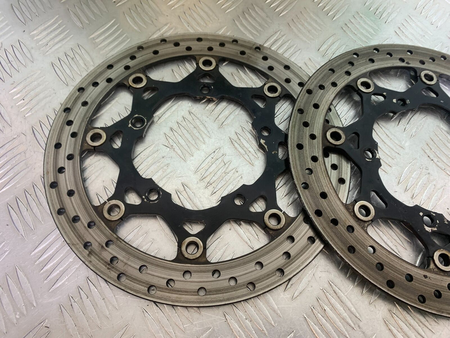 SUZUKI GSF1250 GSF 1250 BANDIT FRONT BRAKE DISCS YEAR 2010-14 (CMB1092)