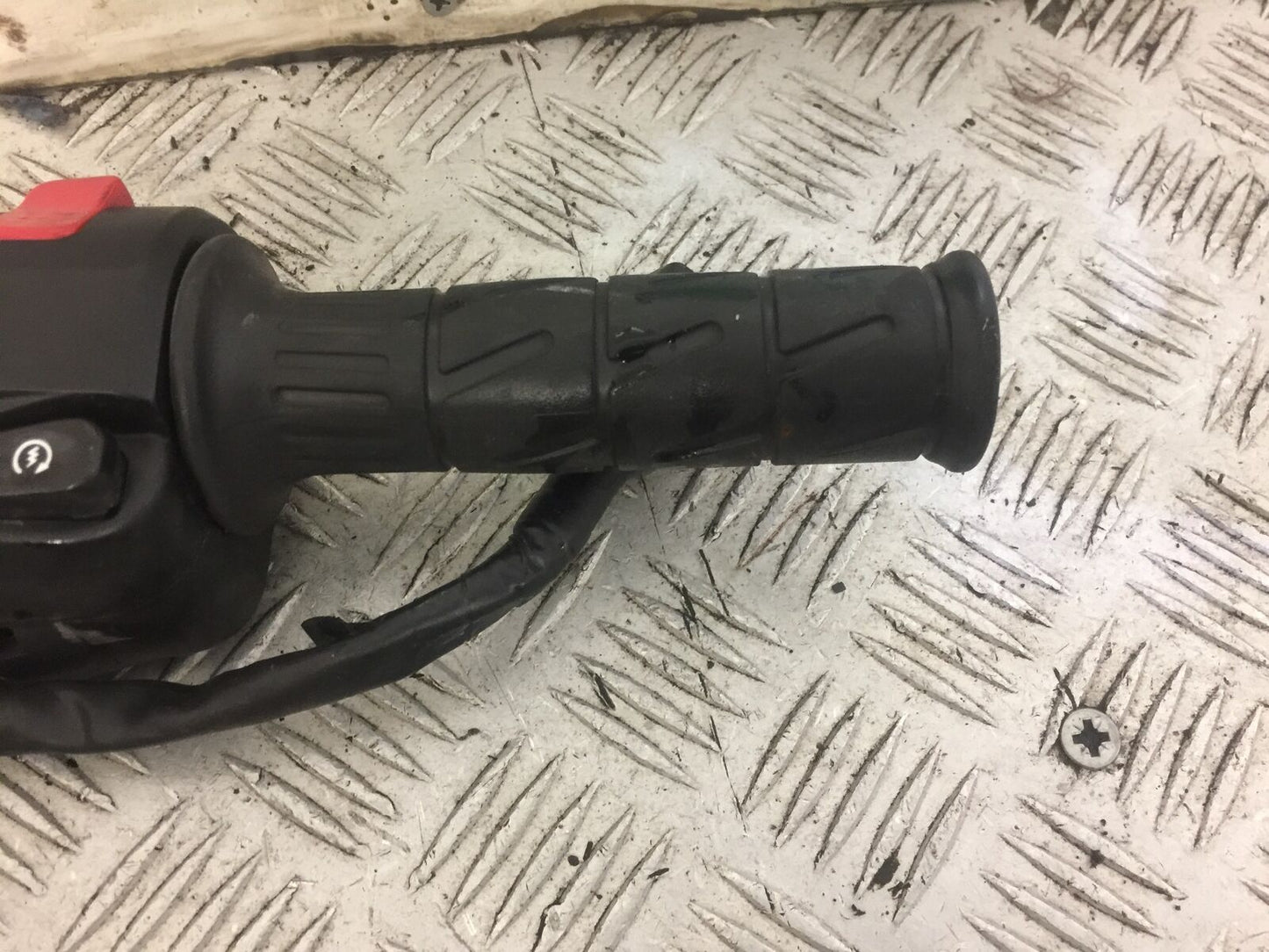 KAWASAKI Z400 Z 400 RIGHT SWITCH GEAR YEAR 2019 (STOCK 672)