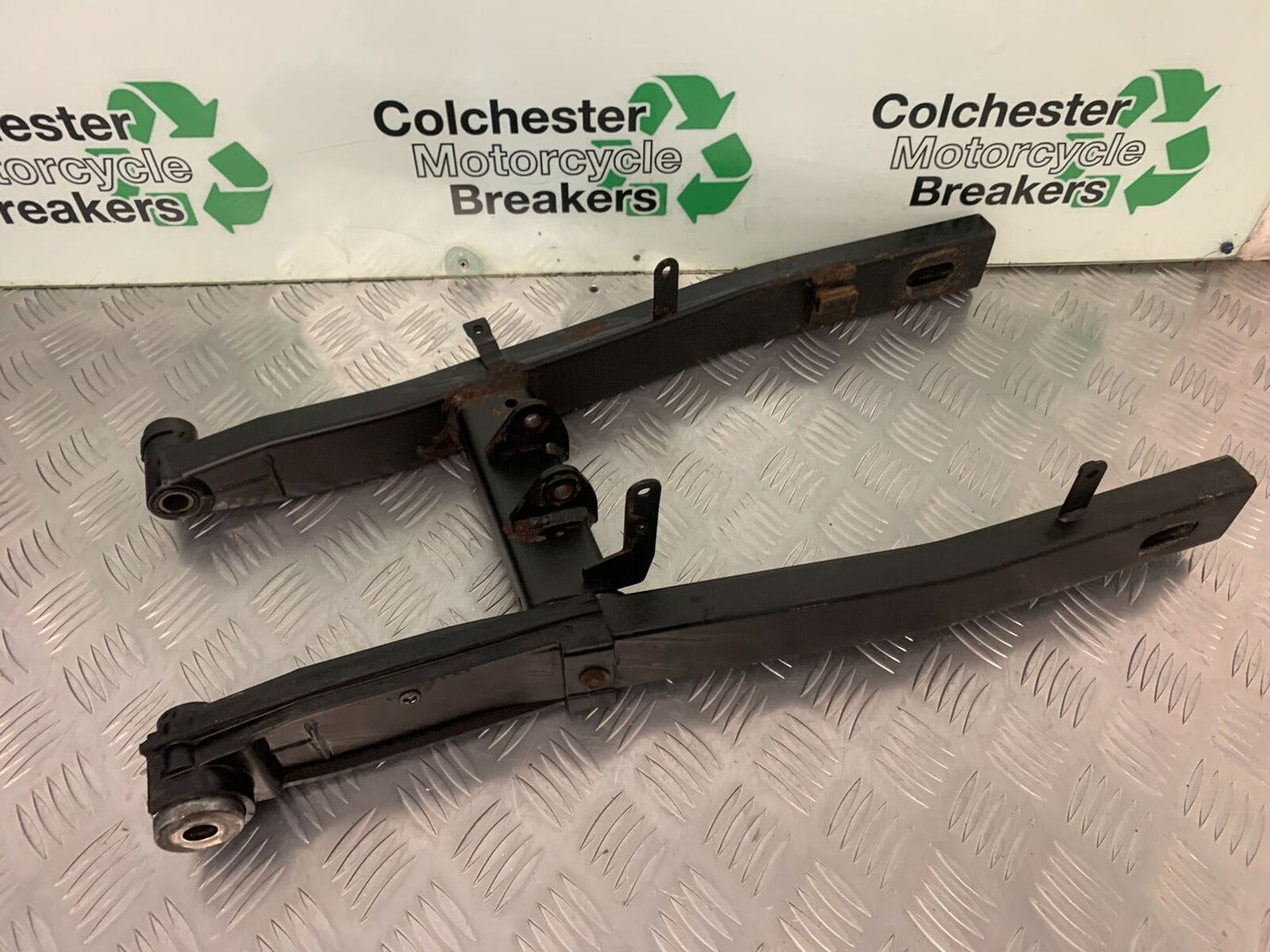 YAMAHA XJ6 XJ6-S SWINGARM YEAR 2009-2015 (STOCK 991)