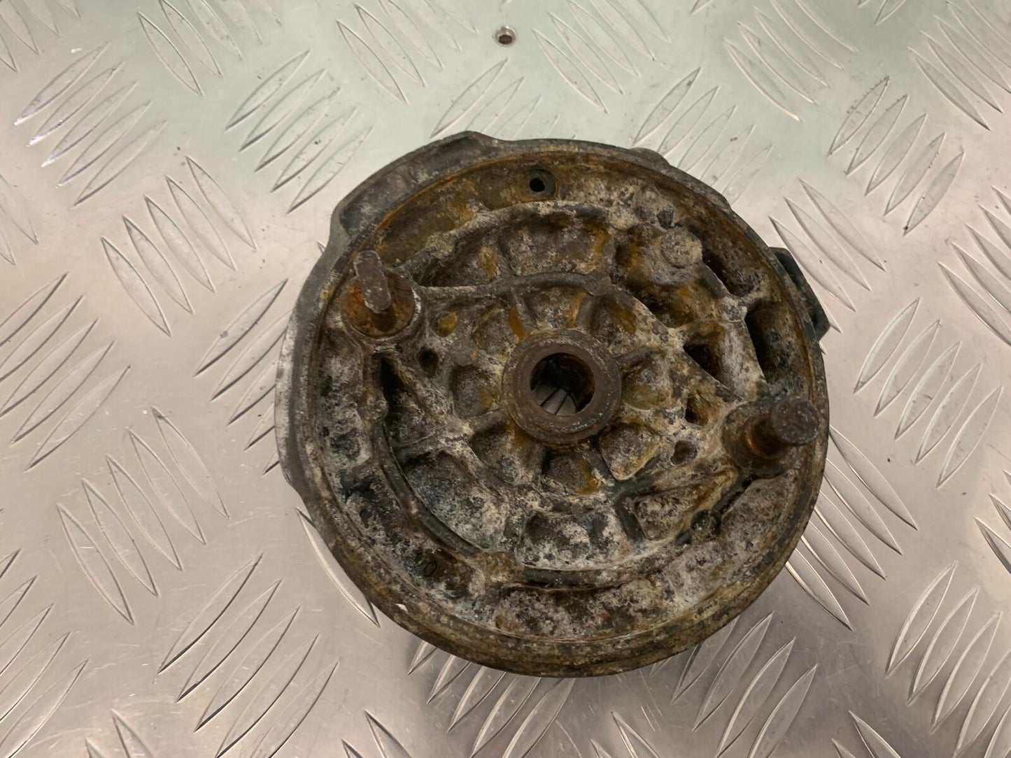 YAMAHA XT250 XT 250 REAR BRAKE HUB YEAR 1980-1982 (STOCK 944)