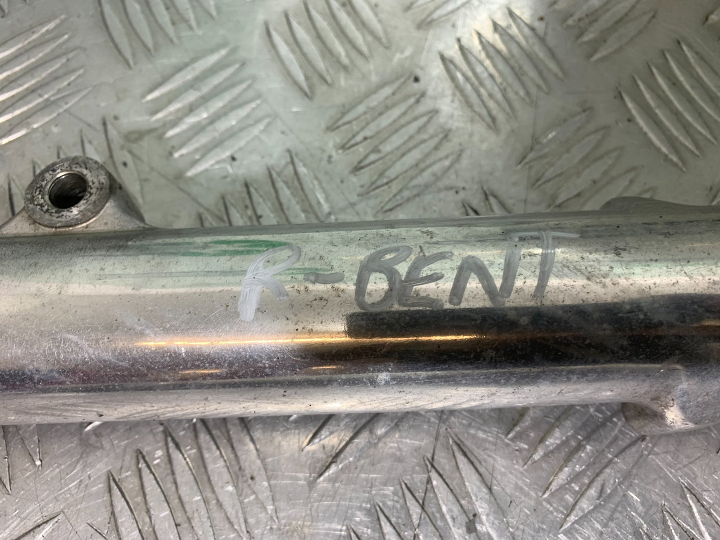 HONDA VT700 VT 700 SHADOW LEFT FORK (BENT) YEAR 1984-85 (CMB1328)