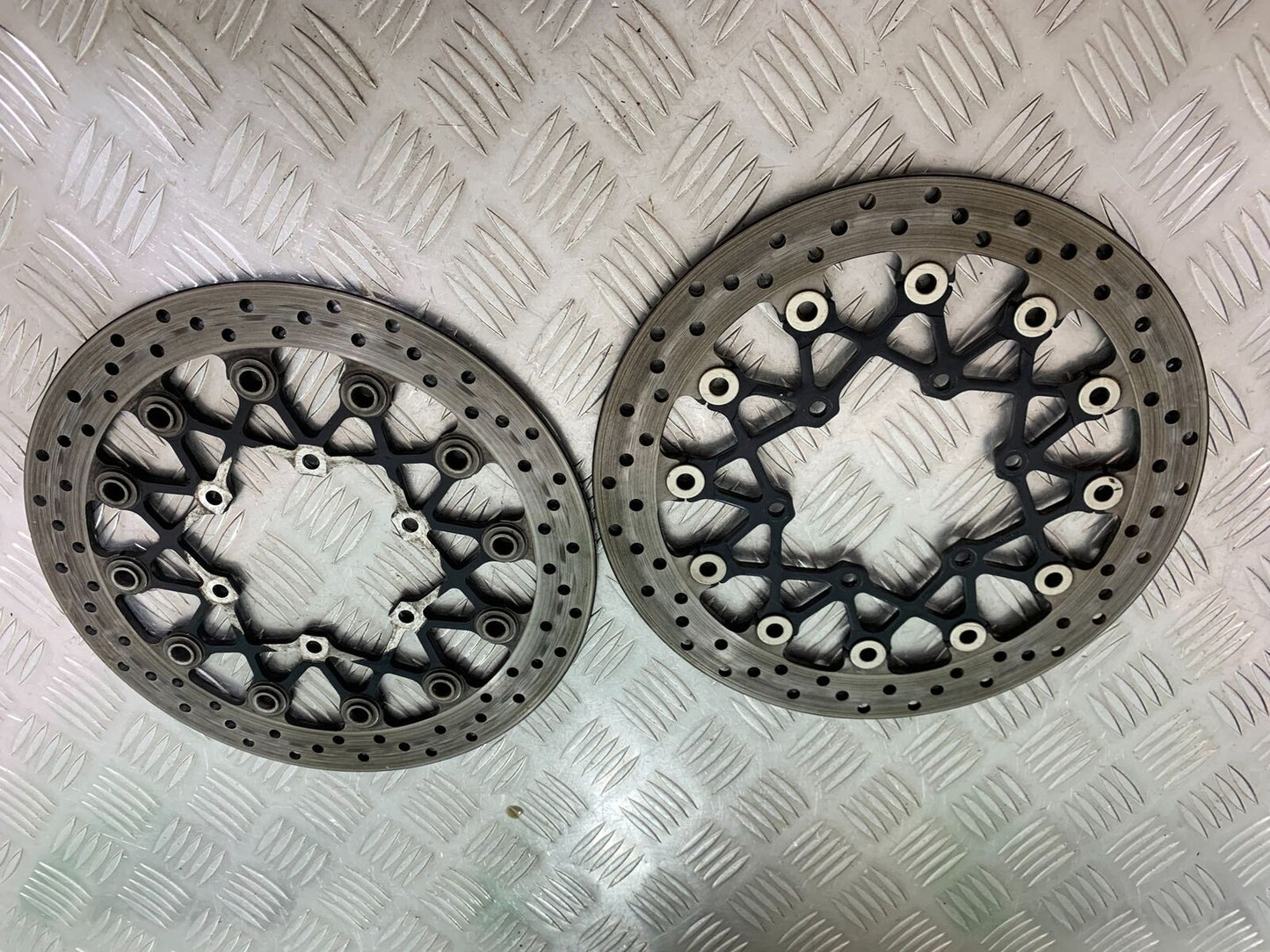 SUZUKI GSXR1000 GSXR 1000 FRONT BRAKE DISCS 2009-2016 (CMB1049)